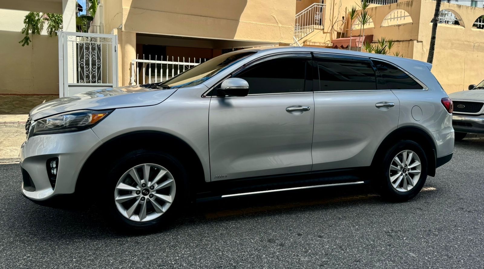 jeepetas y camionetas - Kia Sorento LX 2019 2