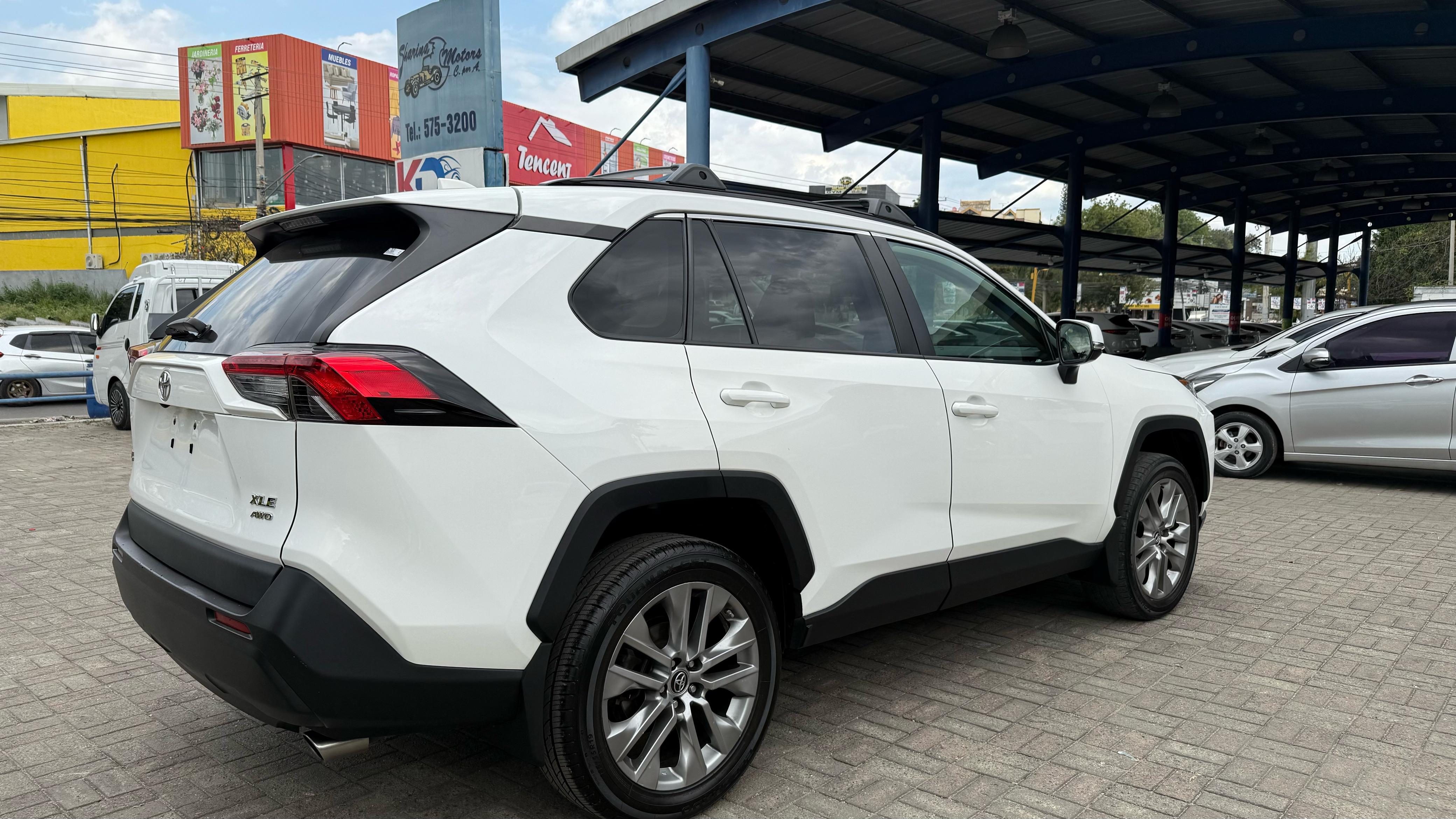 jeepetas y camionetas - Toyota rav4 2019 xle premium  3