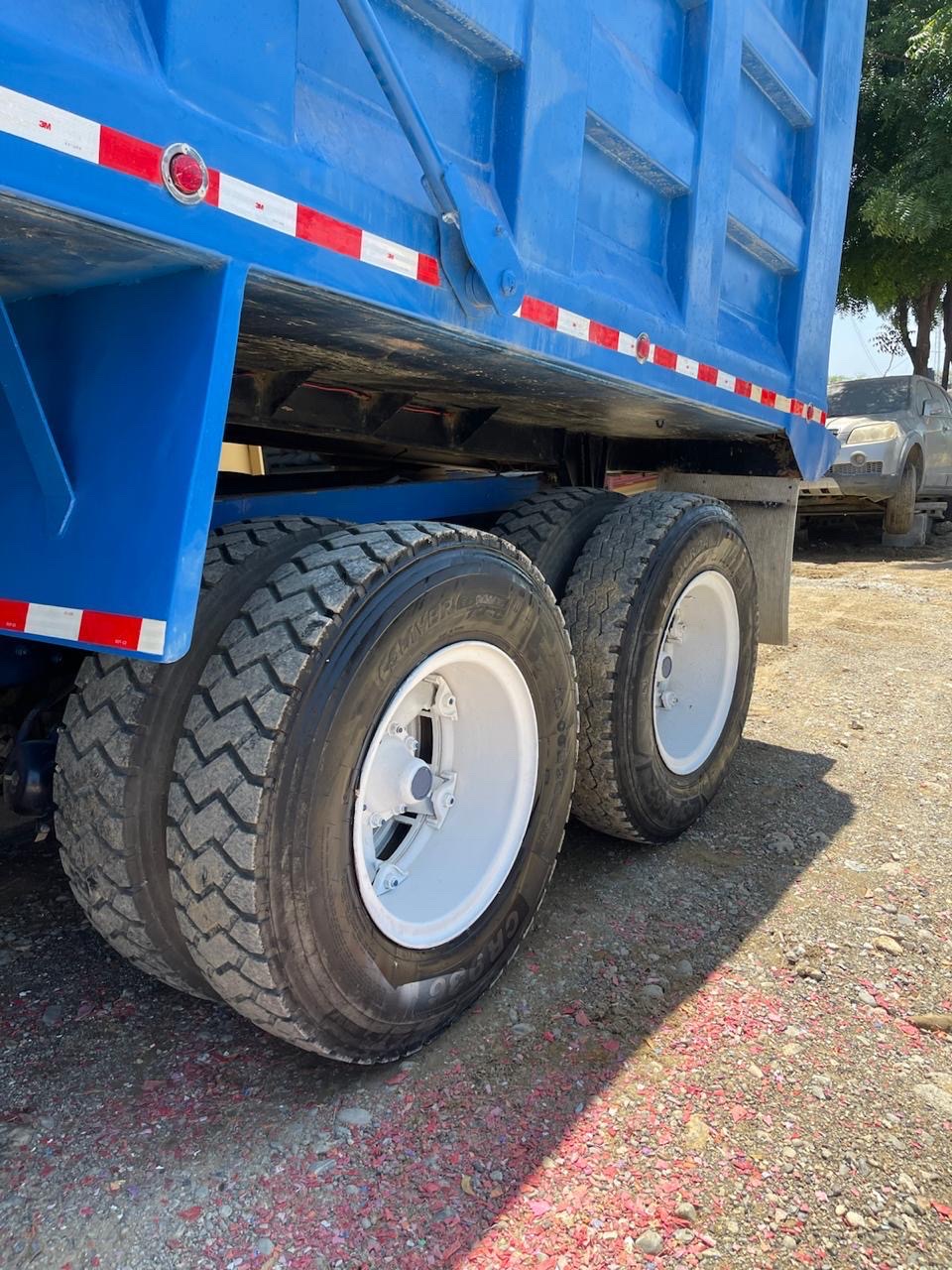 camiones y vehiculos pesados - Vendo Mack Cara de Niño Excelentes condiciones!! 6