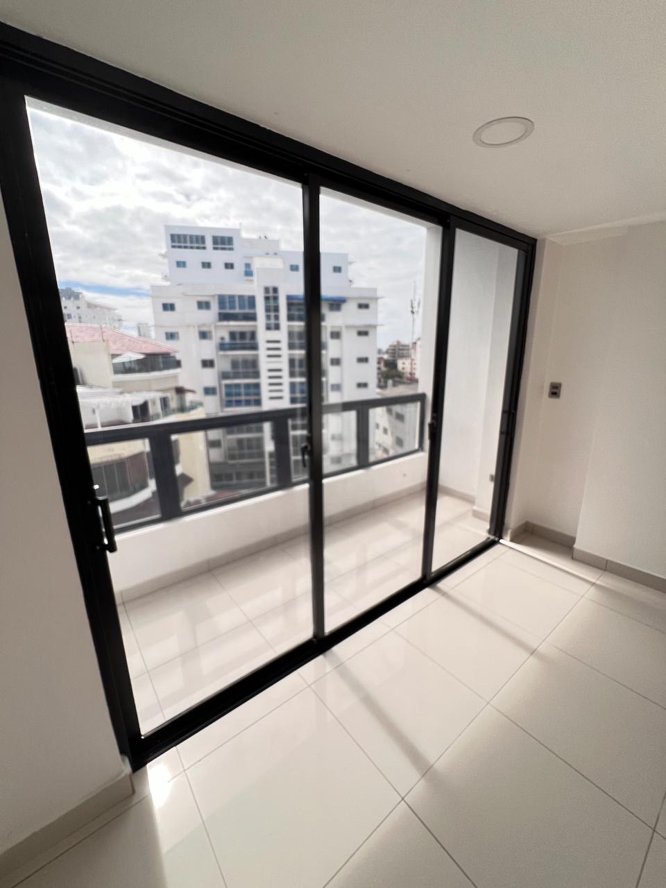 apartamentos - Alquiló renacimiento piso 6 dos hab 2.5 baños dos  3