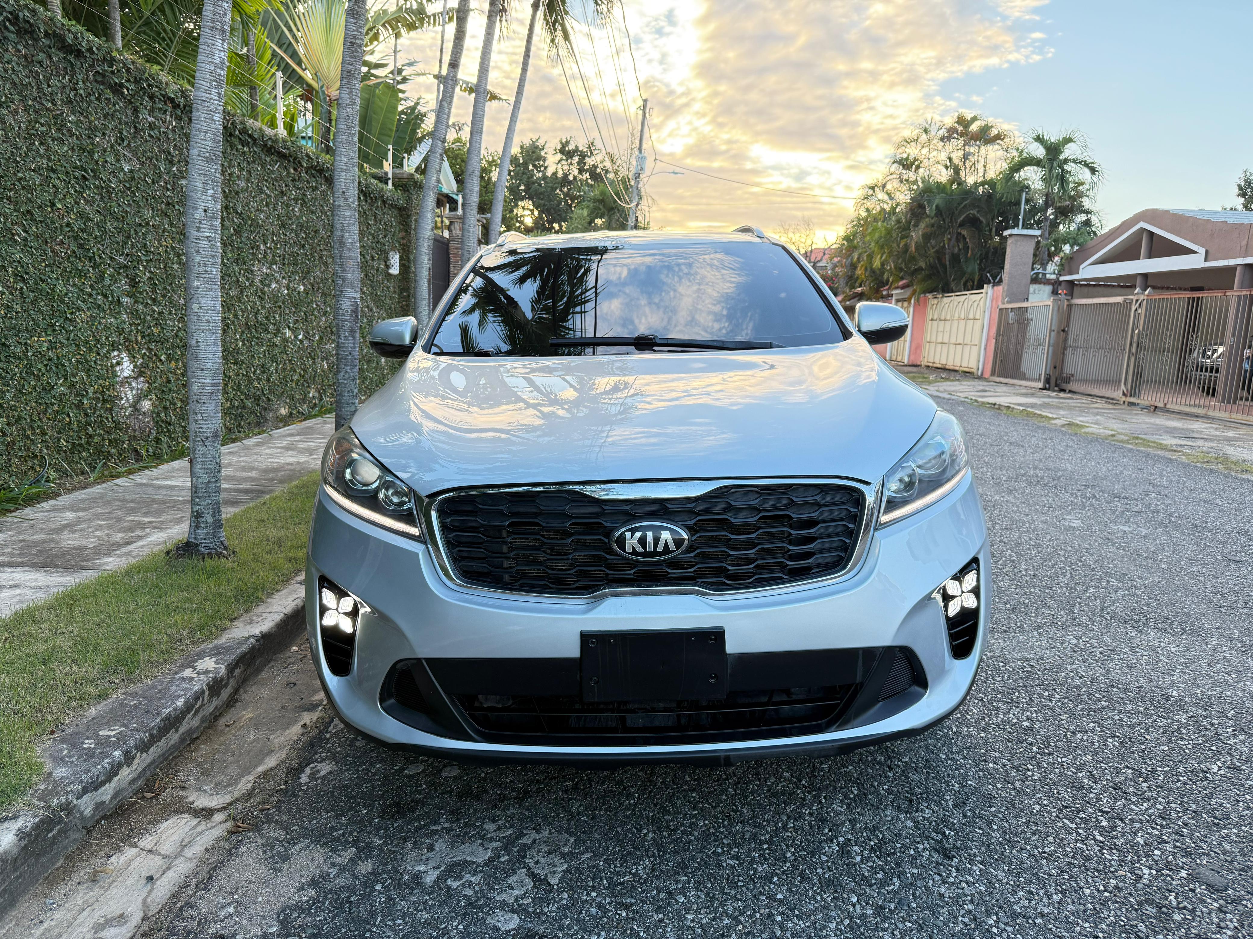 jeepetas y camionetas - KIA SORENTO 2019 LX, AWD (4x4), Recien Importada. 2