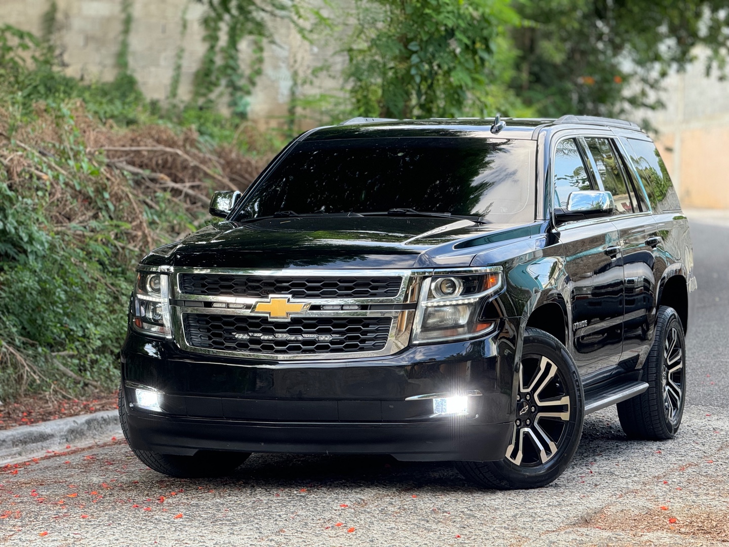 jeepetas y camionetas - Chevrolet tahoe LT 4X2 3 Filas 2020