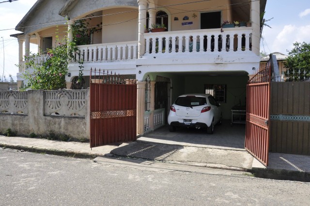 casas - Casa de 2 niveles a 30 minutos de Santo Domingo  1