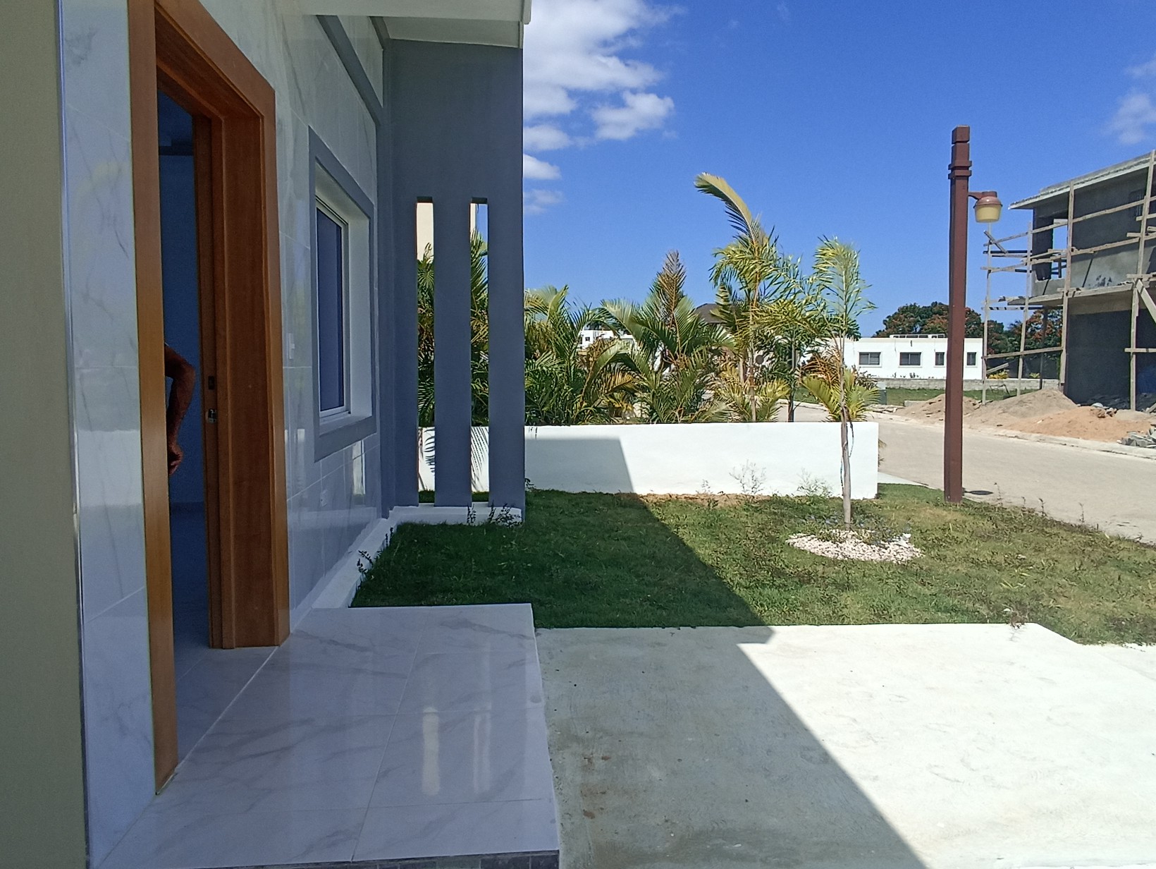 casas - Moderna casa en un residencial privado próximo a playa dorada nueva