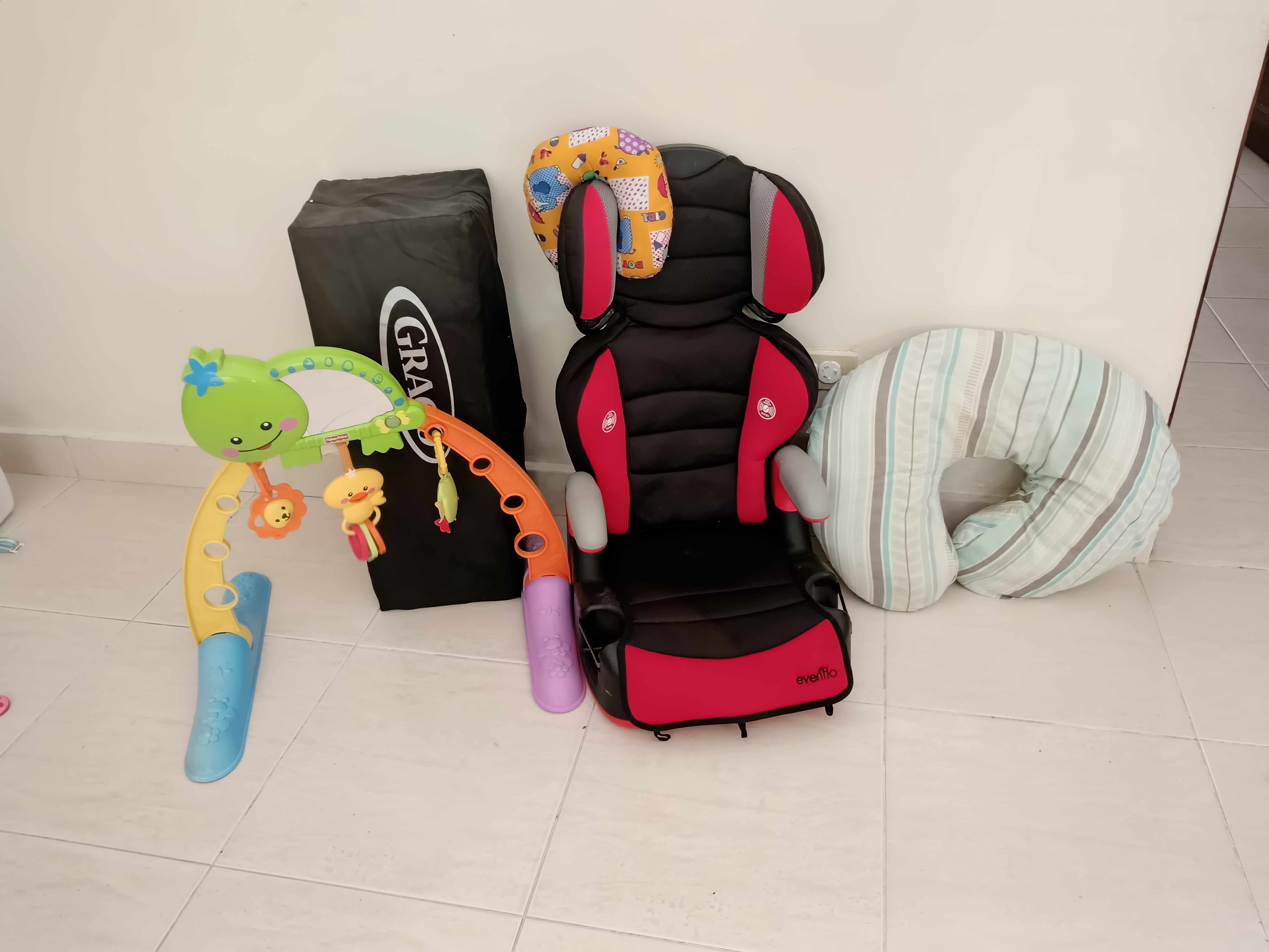 coches y sillas - Coral graco, silla para carro, almohadas y juego