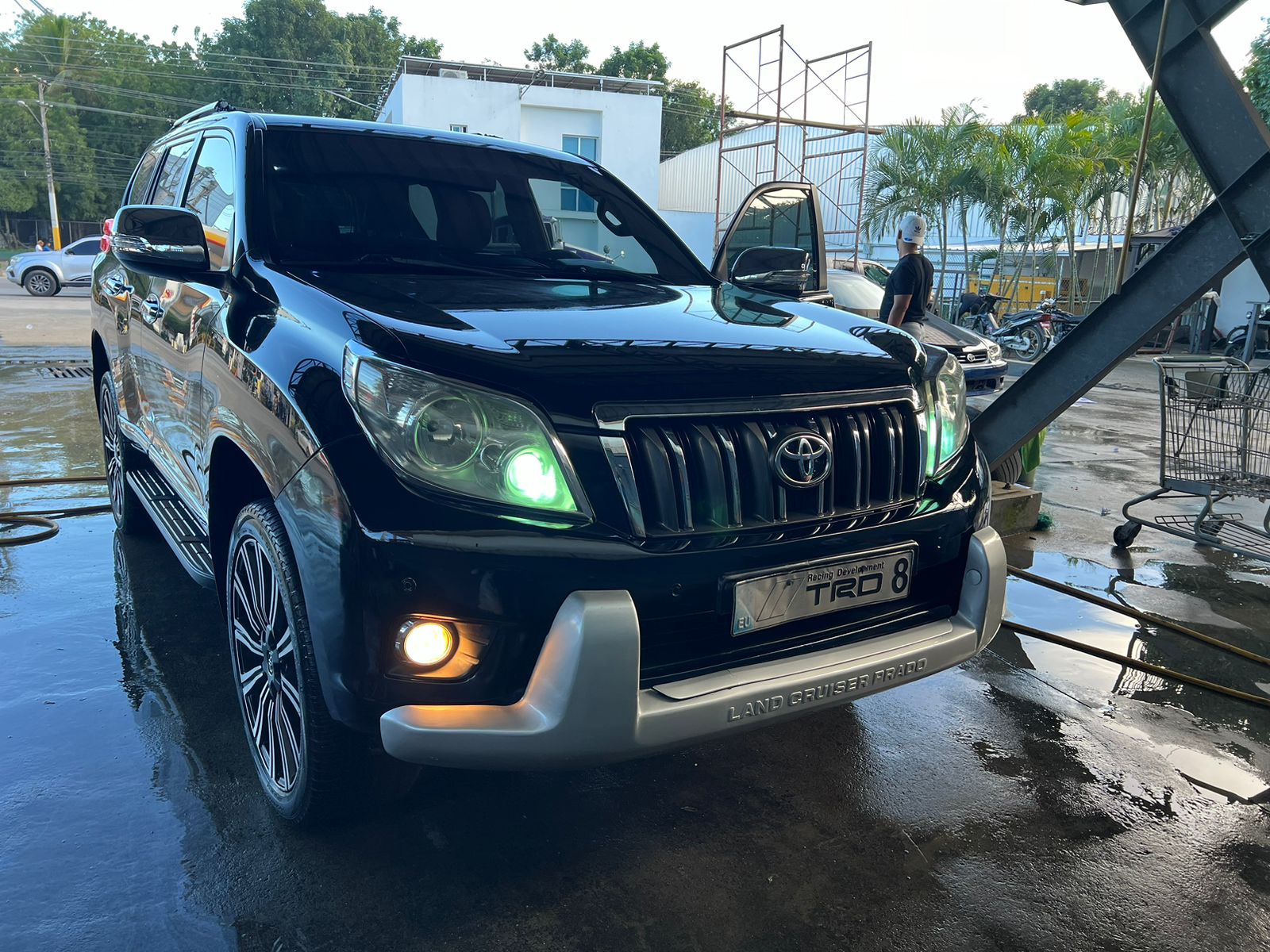 jeepetas y camionetas - Toyota land cruicer prado vx 2011