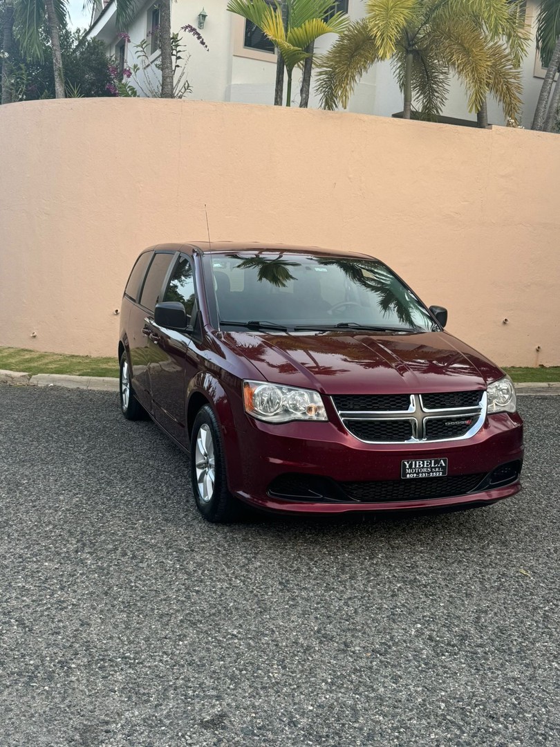 jeepetas y camionetas - Dodge Caravan 2018 en venta
 9