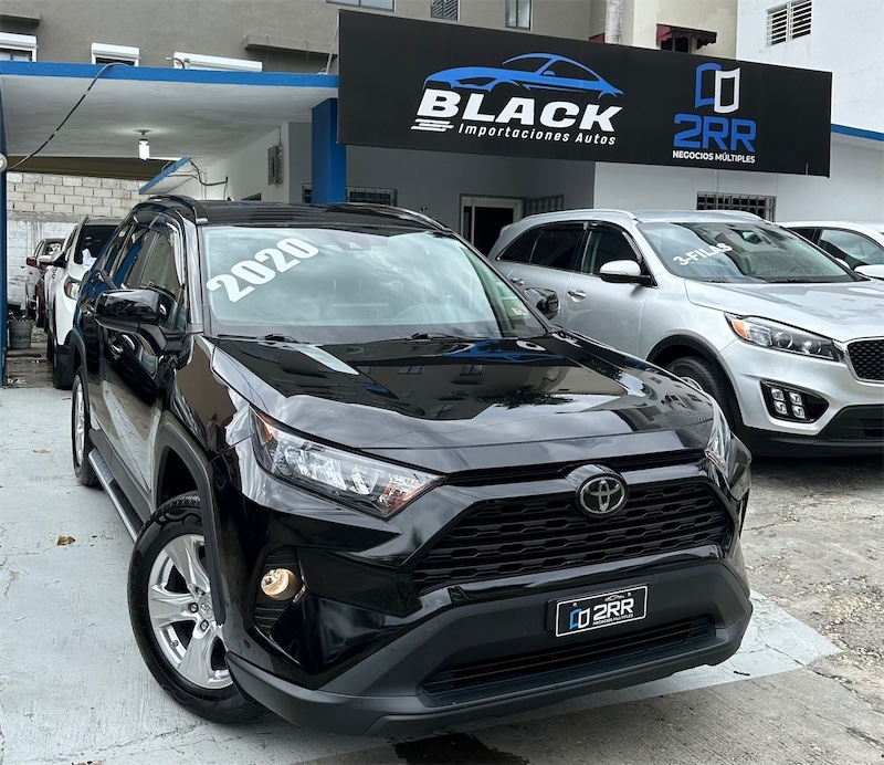 jeepetas y camionetas - Toyota Rav4 LE 2020