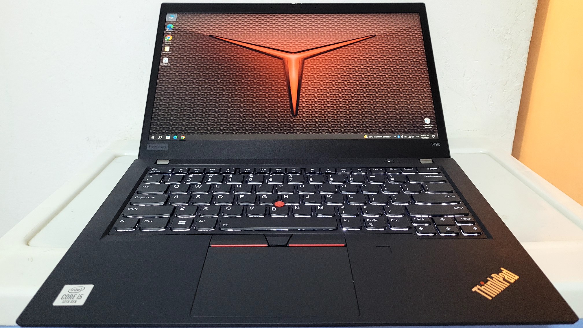 computadoras y laptops - Lenovo t490 14 Pulg Core i5 8va Gen Ram 16gb ddr4 Disco 256gb SSD Video 8gb 0