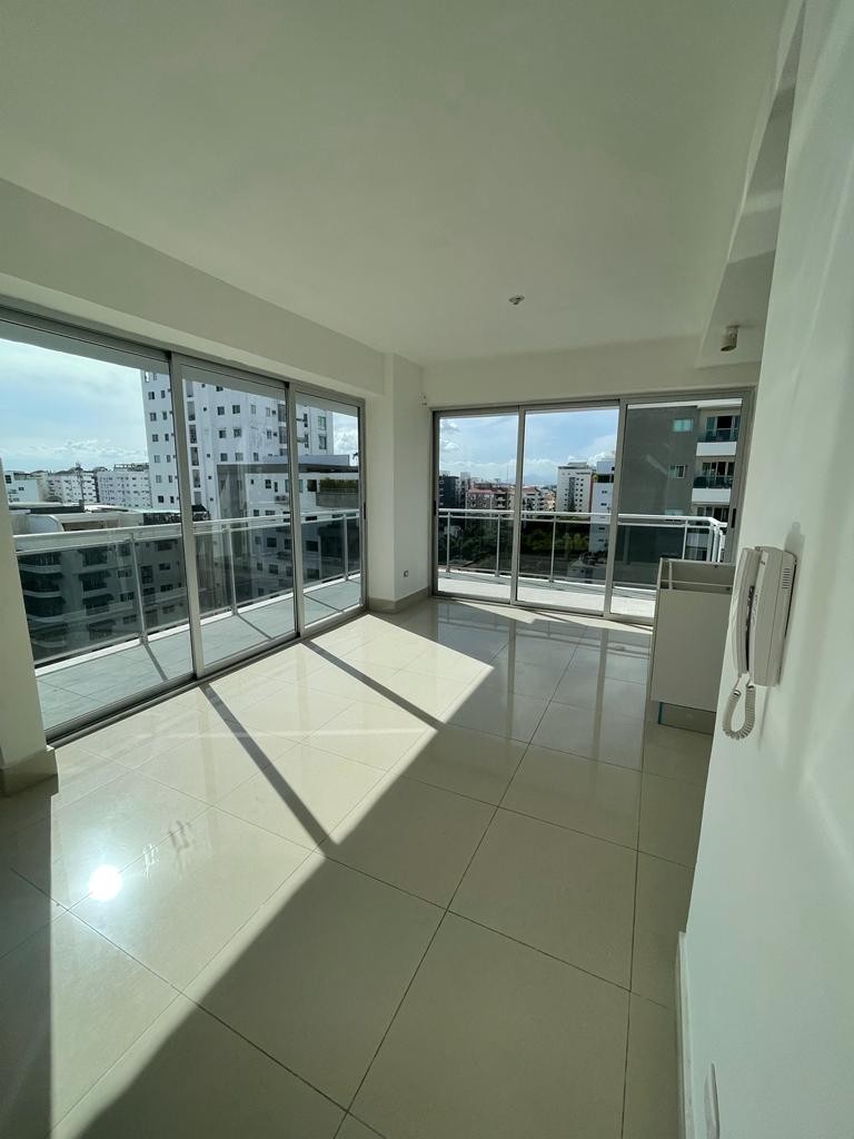 penthouses - Se vende apartamento tipo Penhouse en Evaristo Morales 0