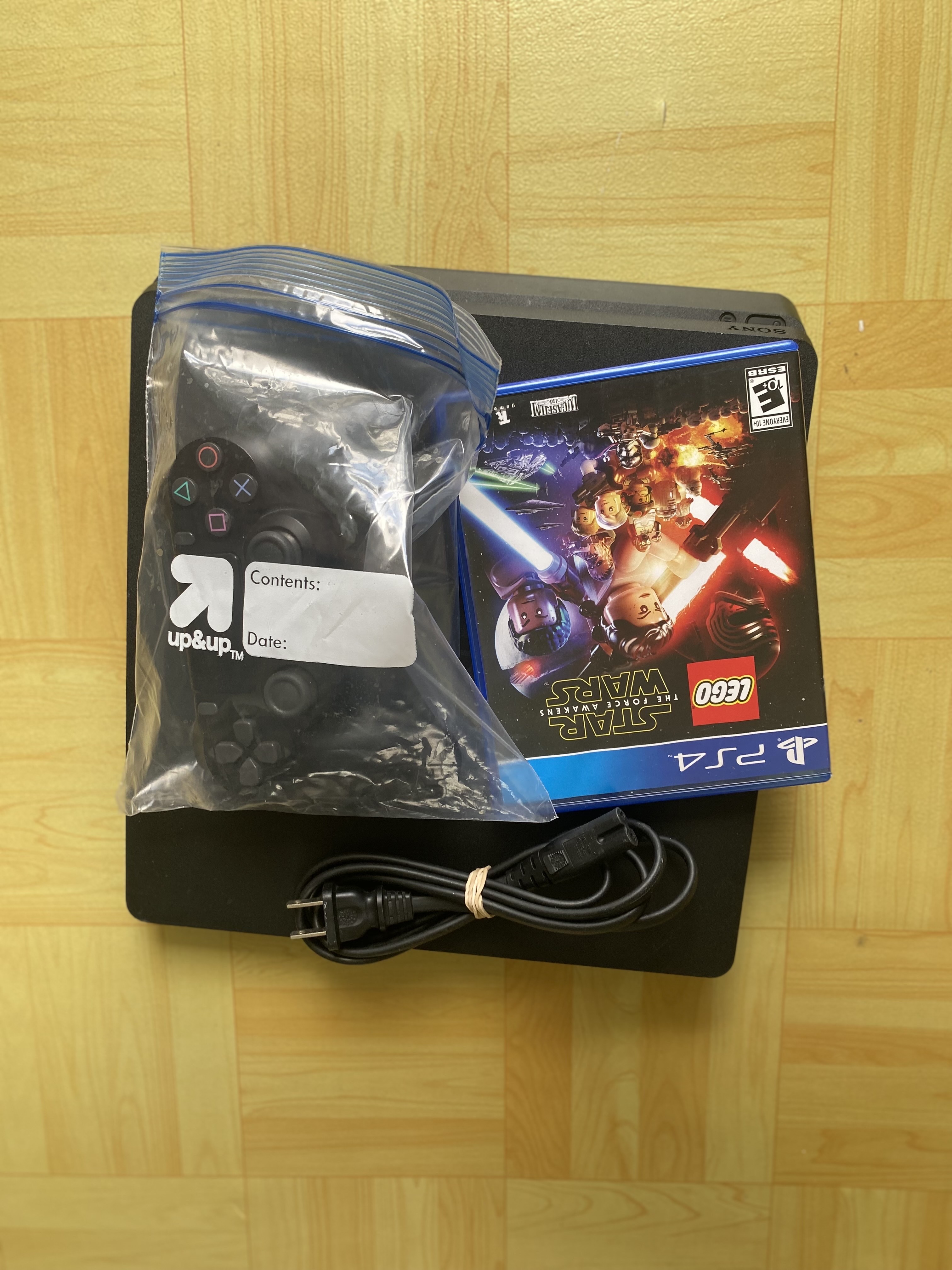 consolas y videojuegos - PlayStation 4 slim 500g 1 juego físico 2 digitales 
Higuey 4