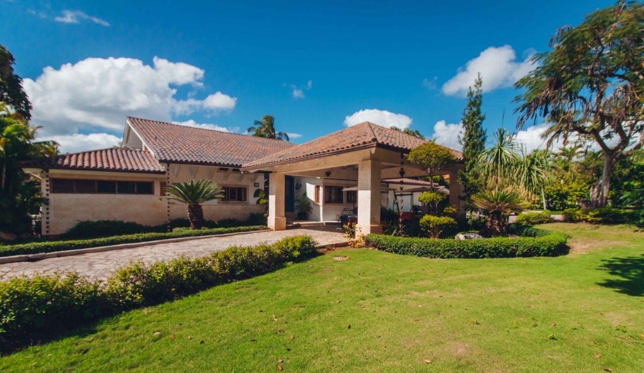 casas vacacionales y villas - vendo villa en La Romana casa de Campo 