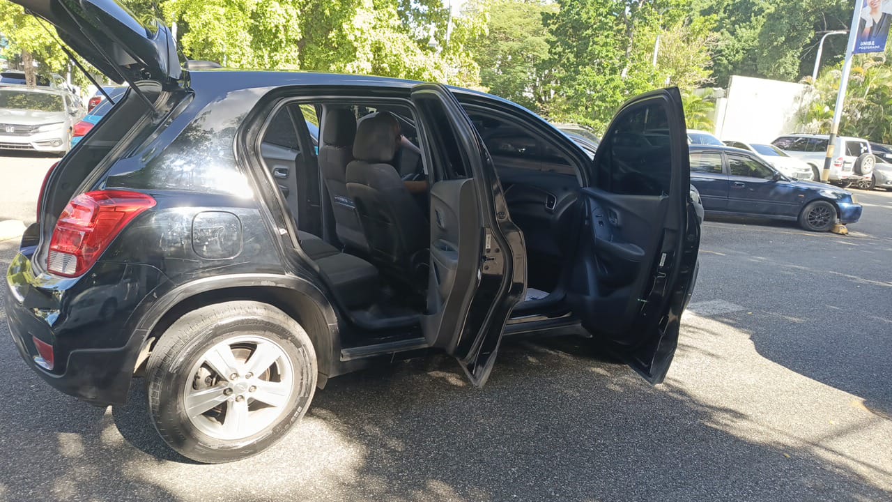 jeepetas y camionetas - Traspaso Chevrolet Trax 2018  5