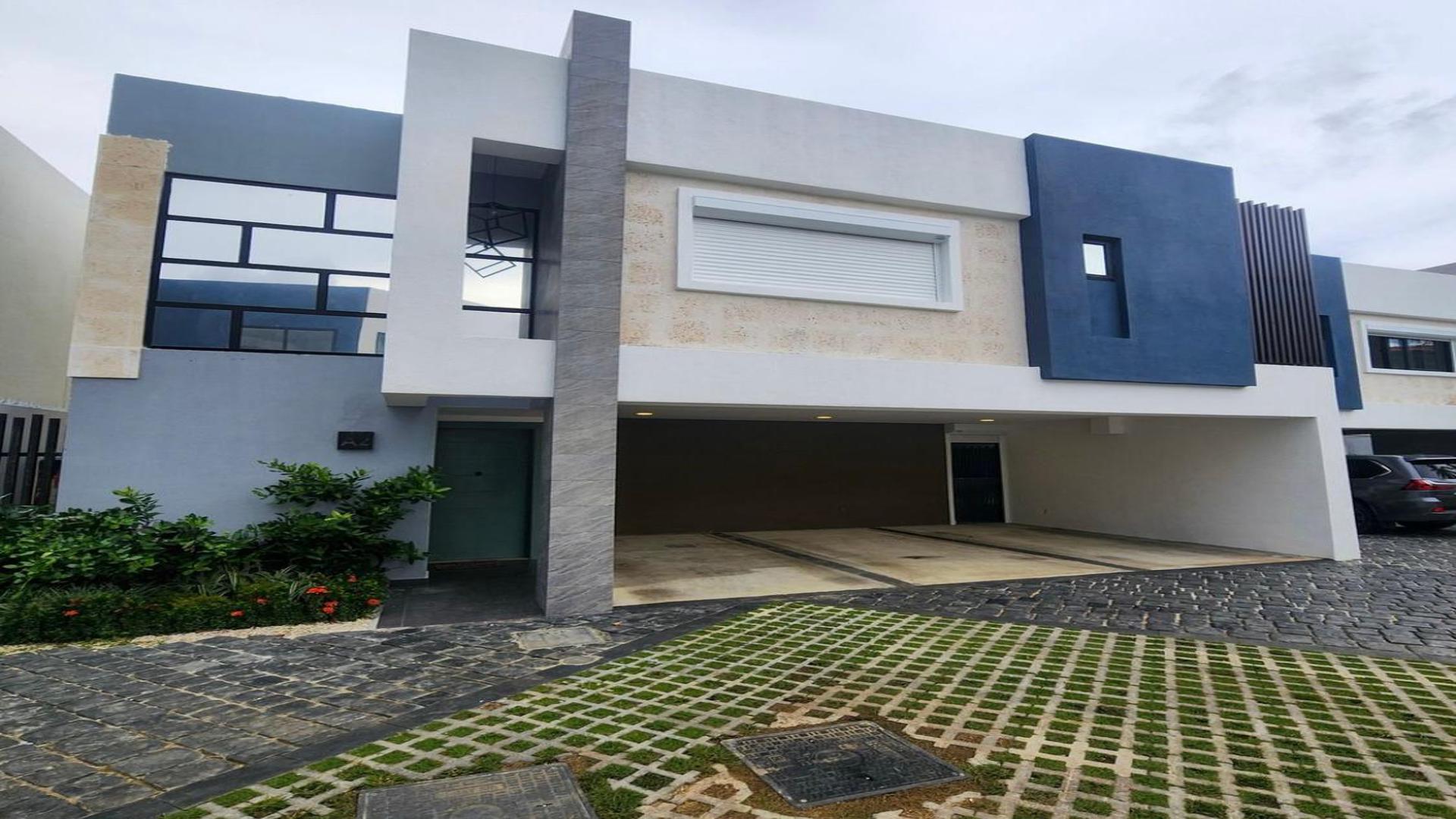 casas - Vendo amplia casa en Arroyo Hondo viejo 317 m2 , 2 niveles