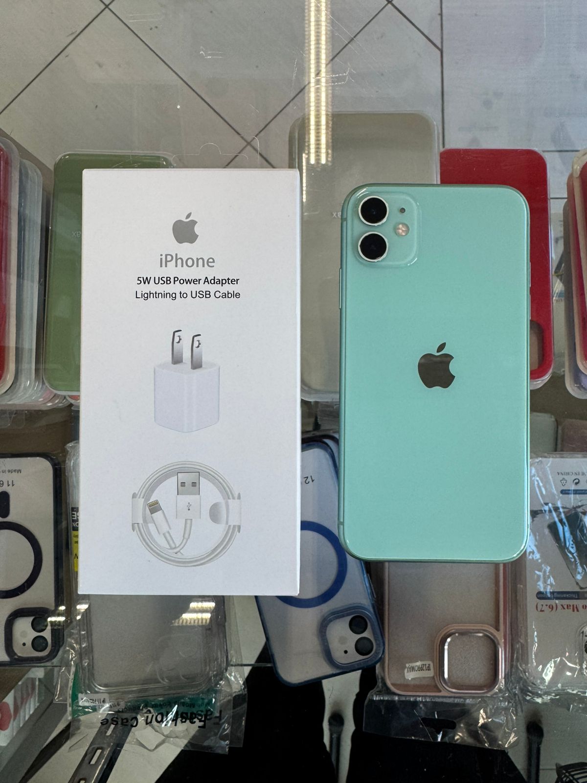 celulares y tabletas - Iphone 11 verde 64GB Desbloqueado. 0