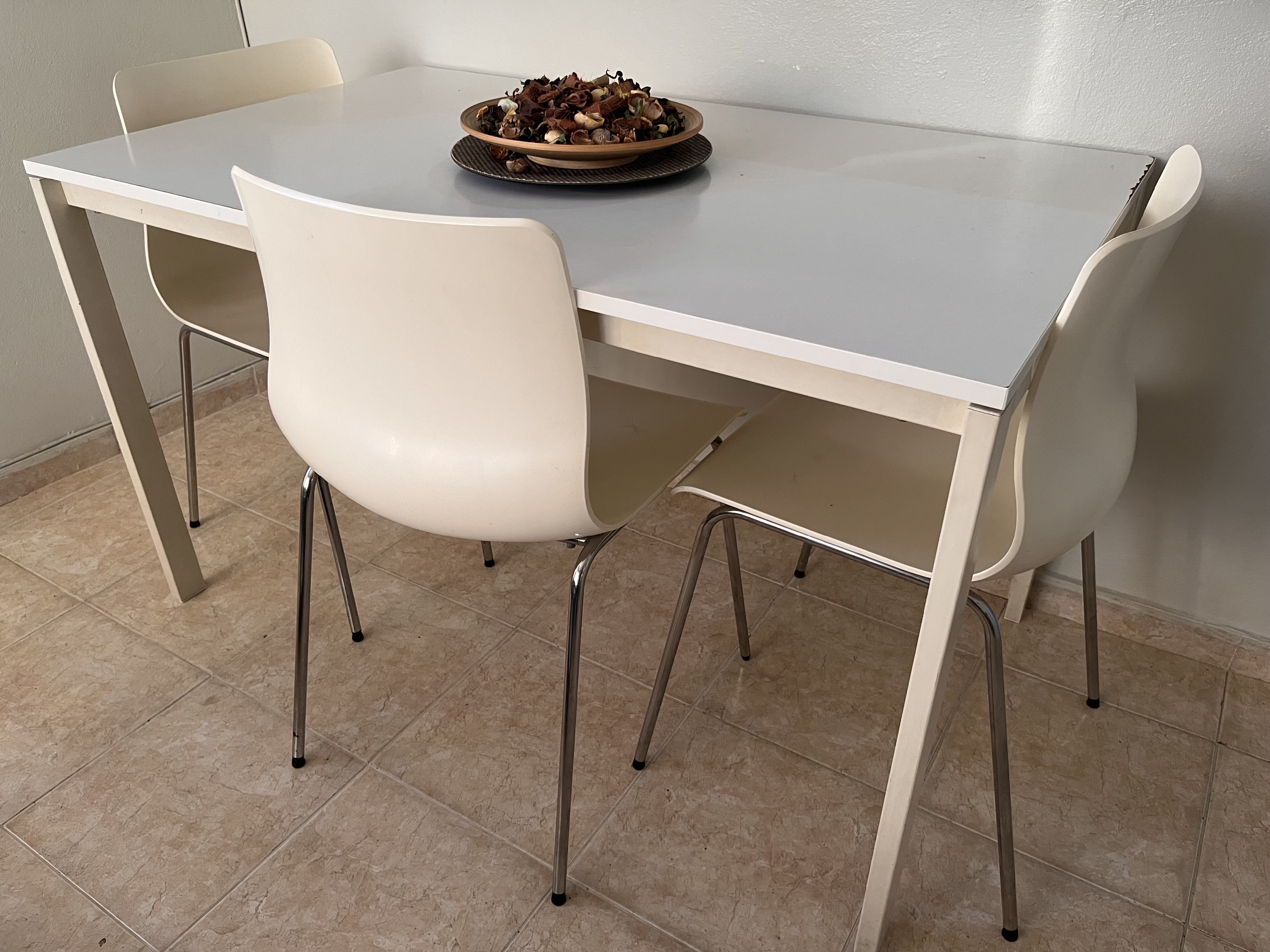 muebles y colchones - Mesa de comedor  1