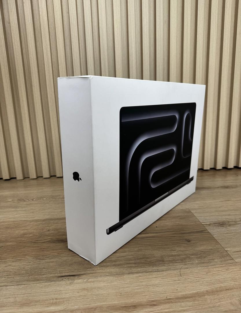 computadoras y laptops - MacBook Pro 16” M4 Pro 24GB RAM 512GB SSD Sellada 0