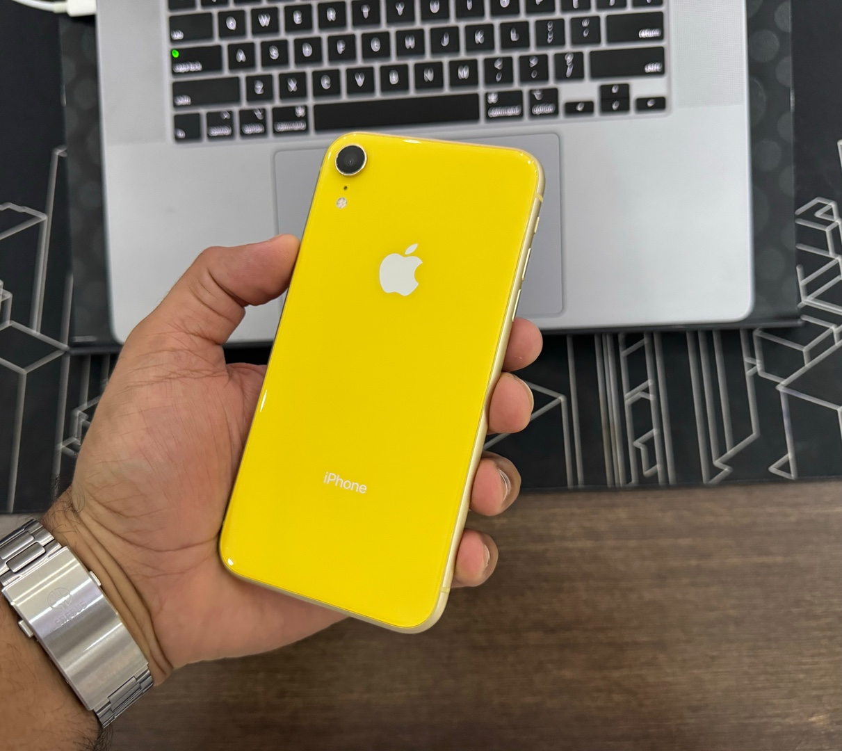 celulares y tabletas - iPhone XR 128GB Yellow Como Nuevo , Desbloqueado, Garantia, $ 12,900 NEG