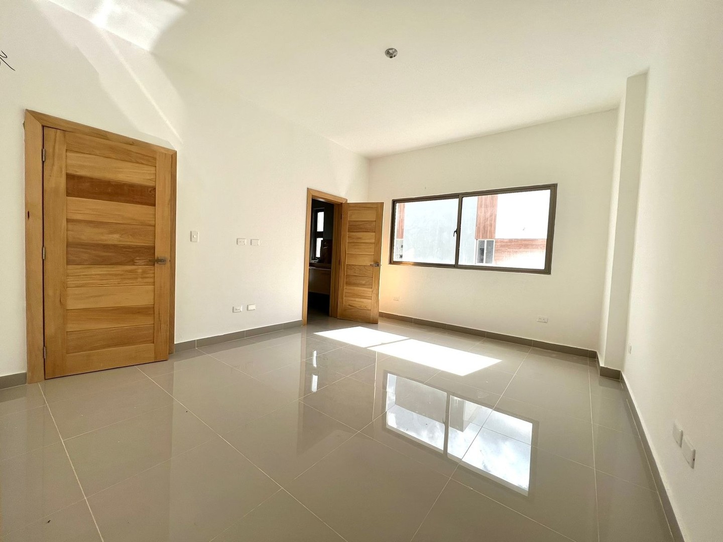 casas - Casa en Venta En Santo Domingo Este en Cerrado con 2 Niveles, Prado Oriental 3