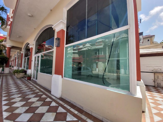 oficinas y locales comerciales - Local en alquiler Punta Cana 6