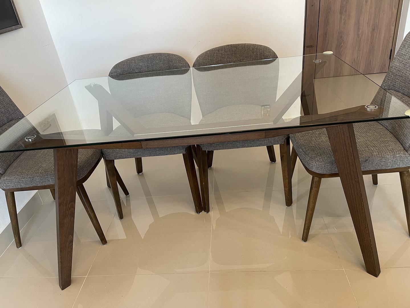 muebles y colchones - VENDO MESA DE COMEDOR.   1