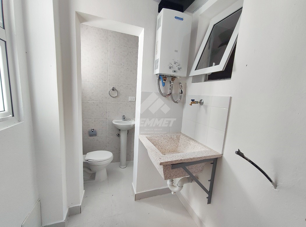 apartamentos - 4TO NIVEL CON ASCENSOR Y GYM URB. THOMEN SANTIAGO  4