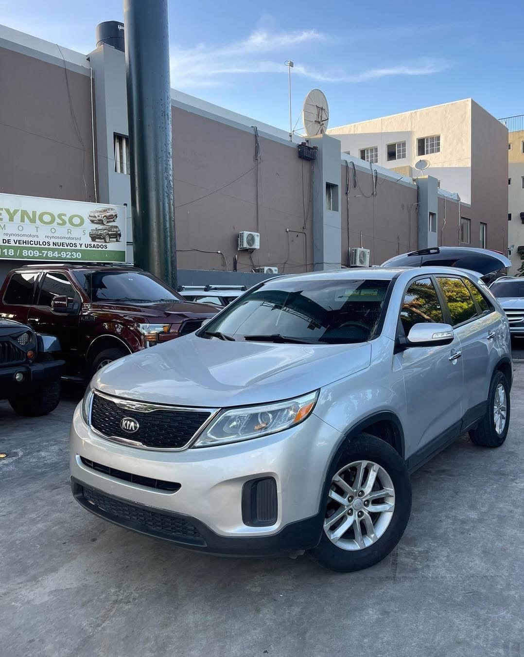 jeepetas y camionetas - KIA SORENTO LX 2014 1