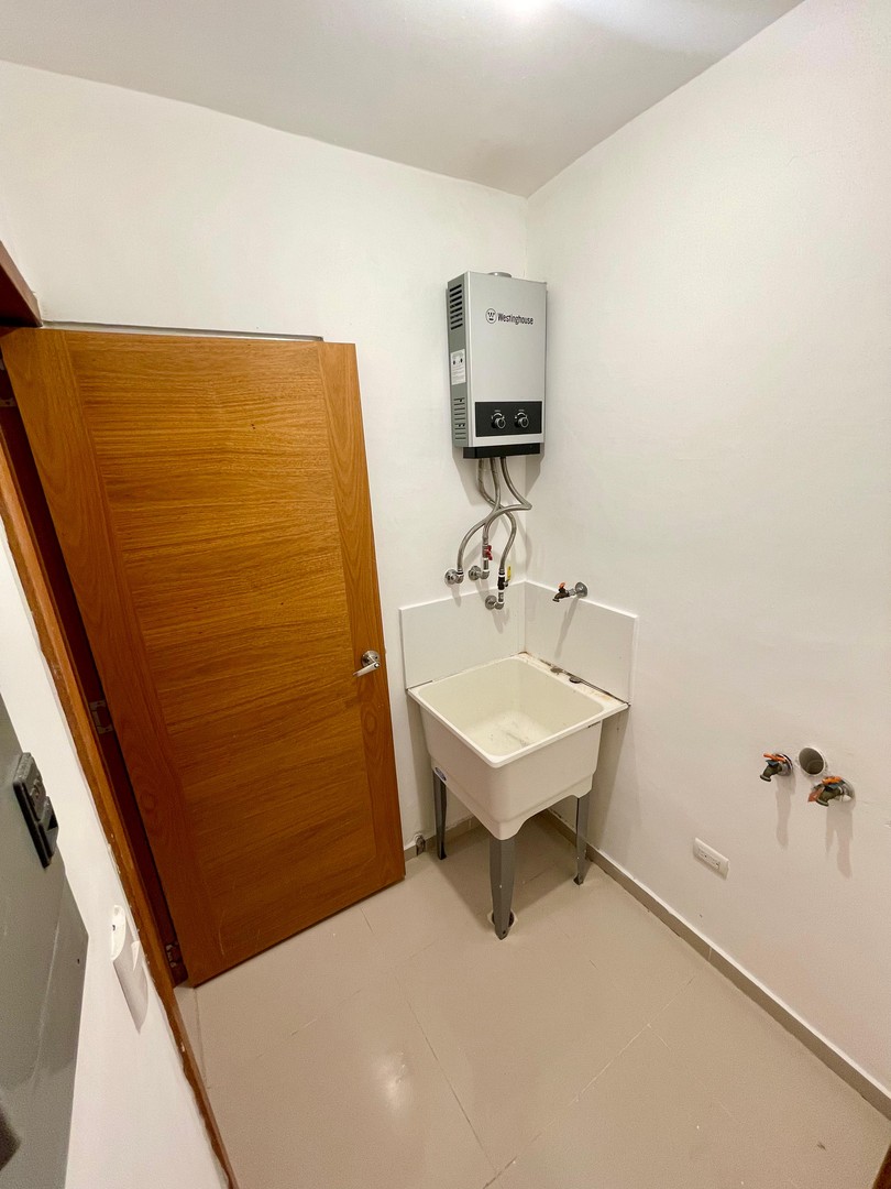 apartamentos -  Arroyo Hondo Viejo, Distrito Nacional, Santo Domingo
Moderno y acogedor apartam 3