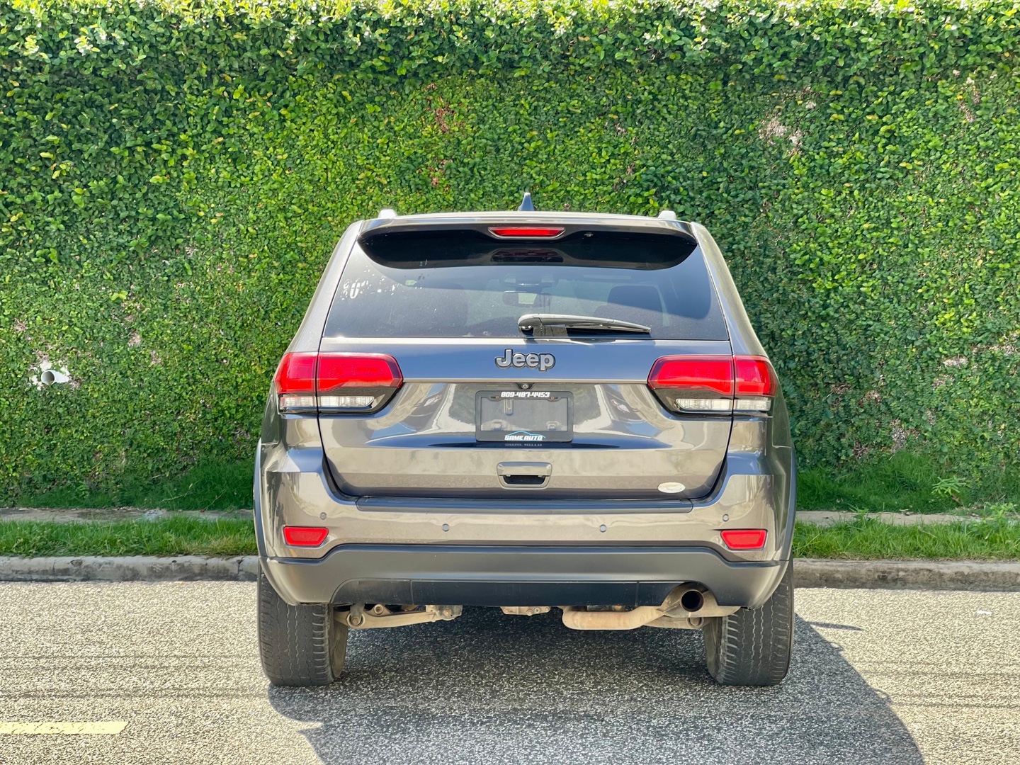 jeepetas y camionetas - Jeep Grand Cherokee Laredo 2017 4