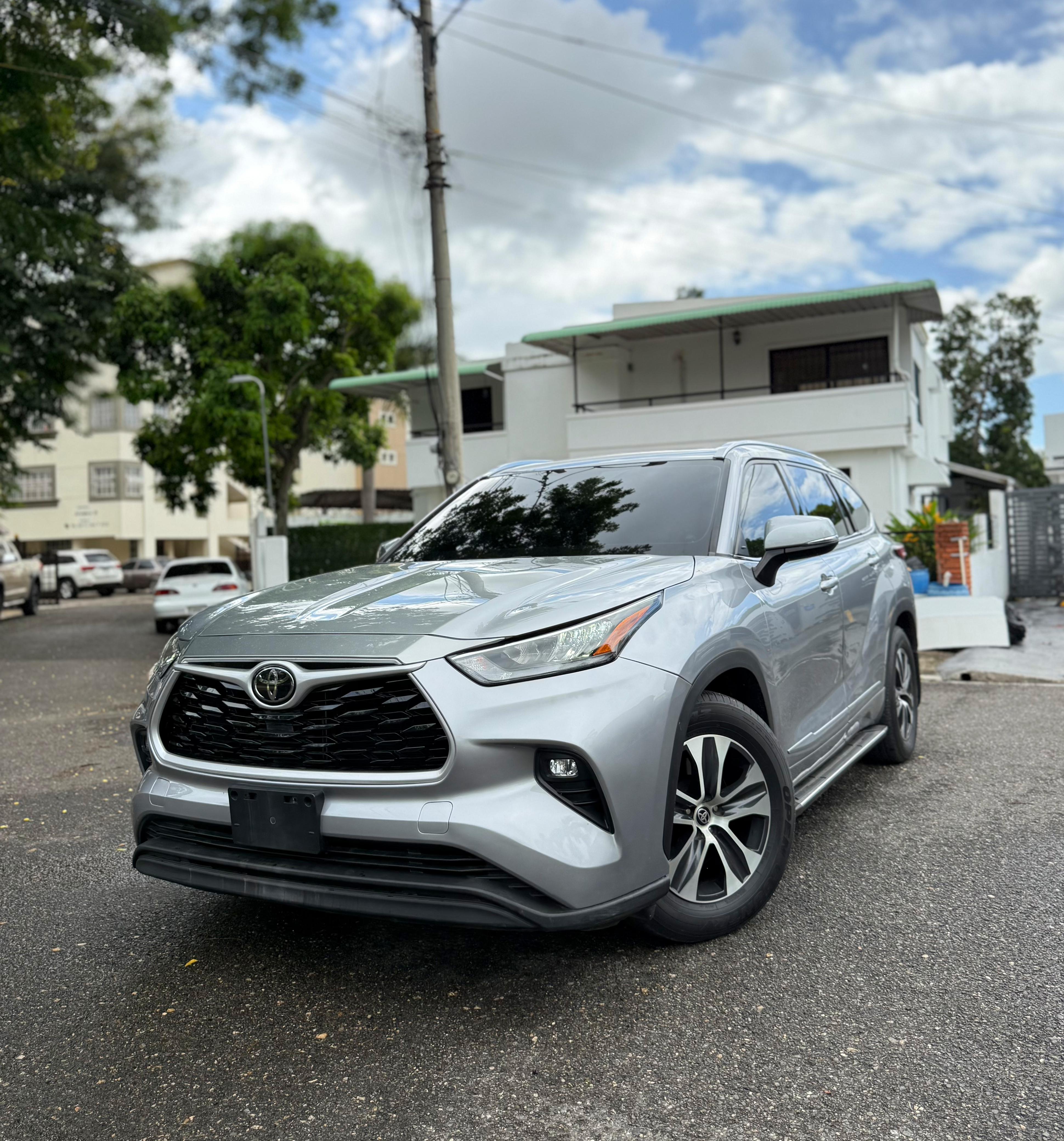 jeepetas y camionetas - Toyota higlander xle 2020 0