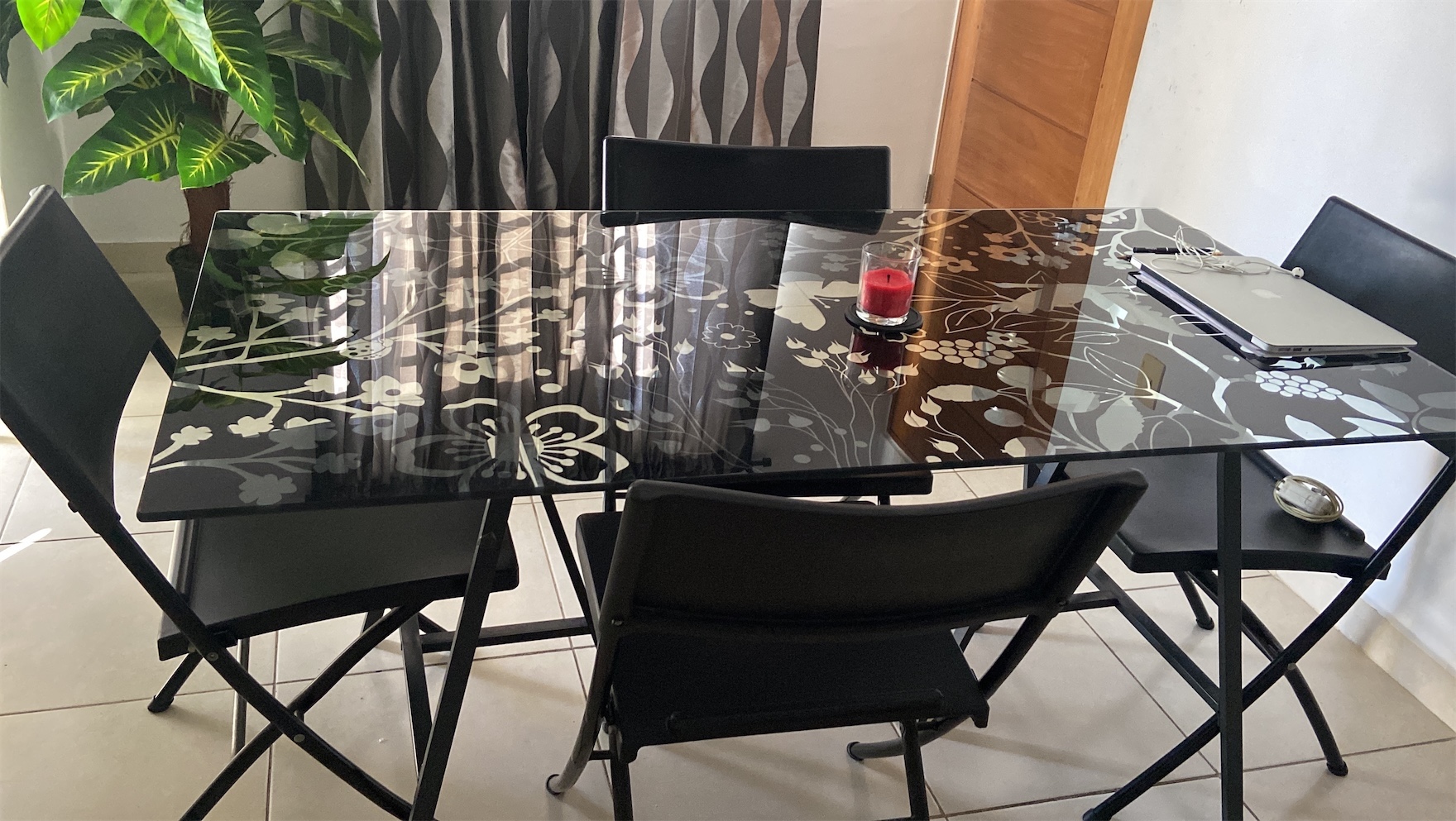 muebles y colchones - MESA Comedor 
Vidrio con base 

HABLEMOS DE OFERTA. 

 4