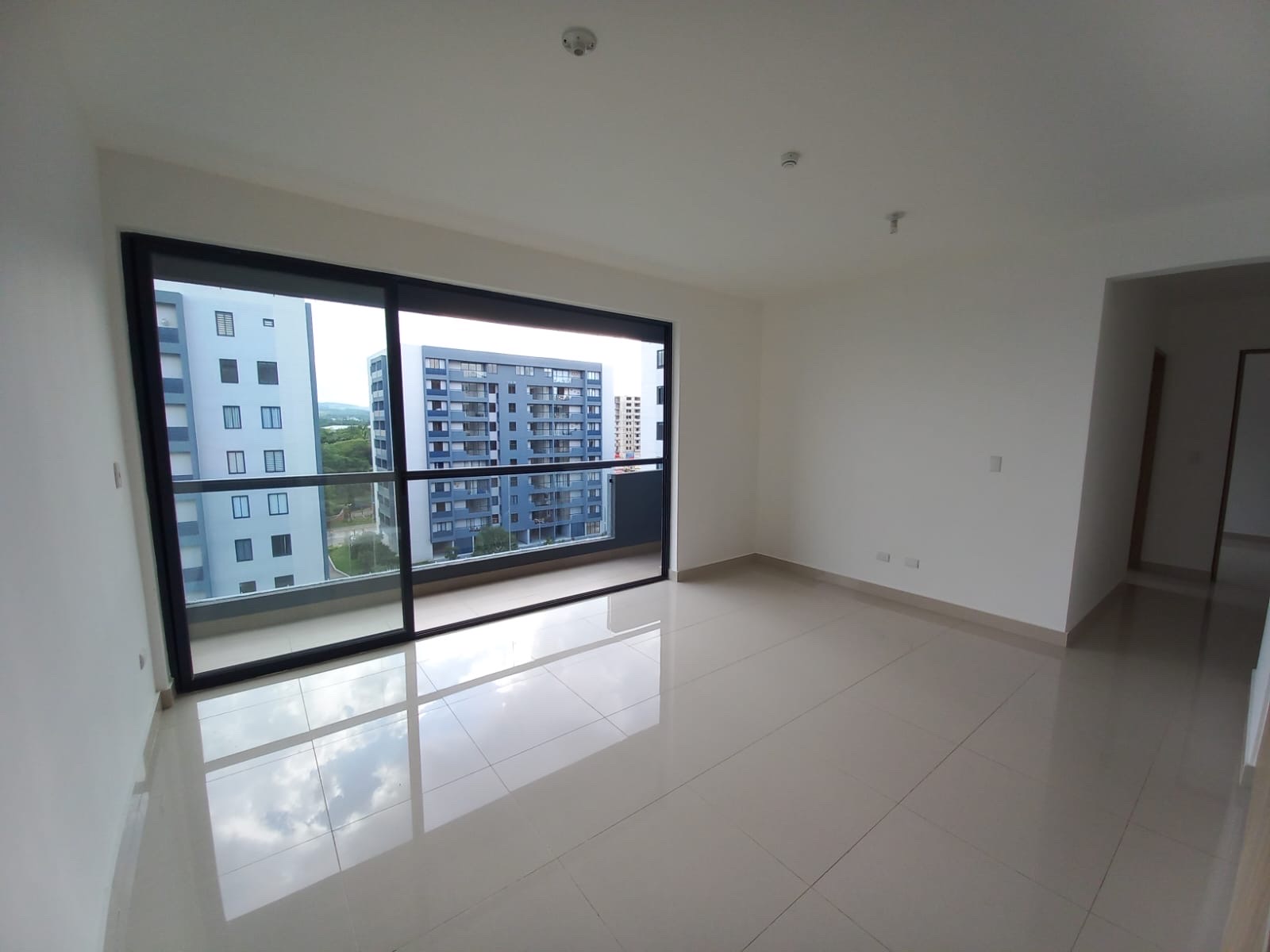 apartamentos - Apartamento de alquiler y venta, en la Av. hispanoamericana. 5