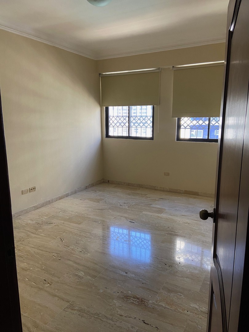 apartamentos - Piantini 298m2 7mo piso 3 habitaciones 3.5 baños estudio 2 parqueos  5