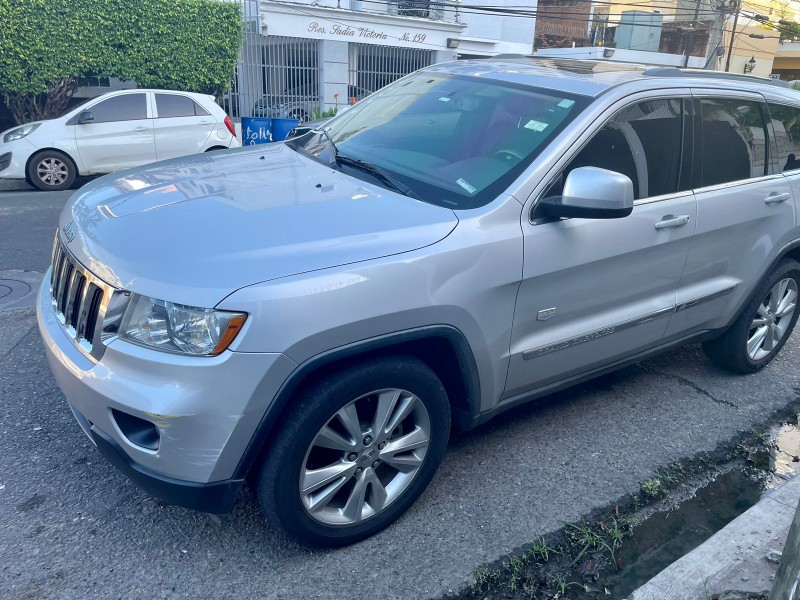 jeepetas y camionetas - Jeep grand cherokee limited 2011 4x4 1