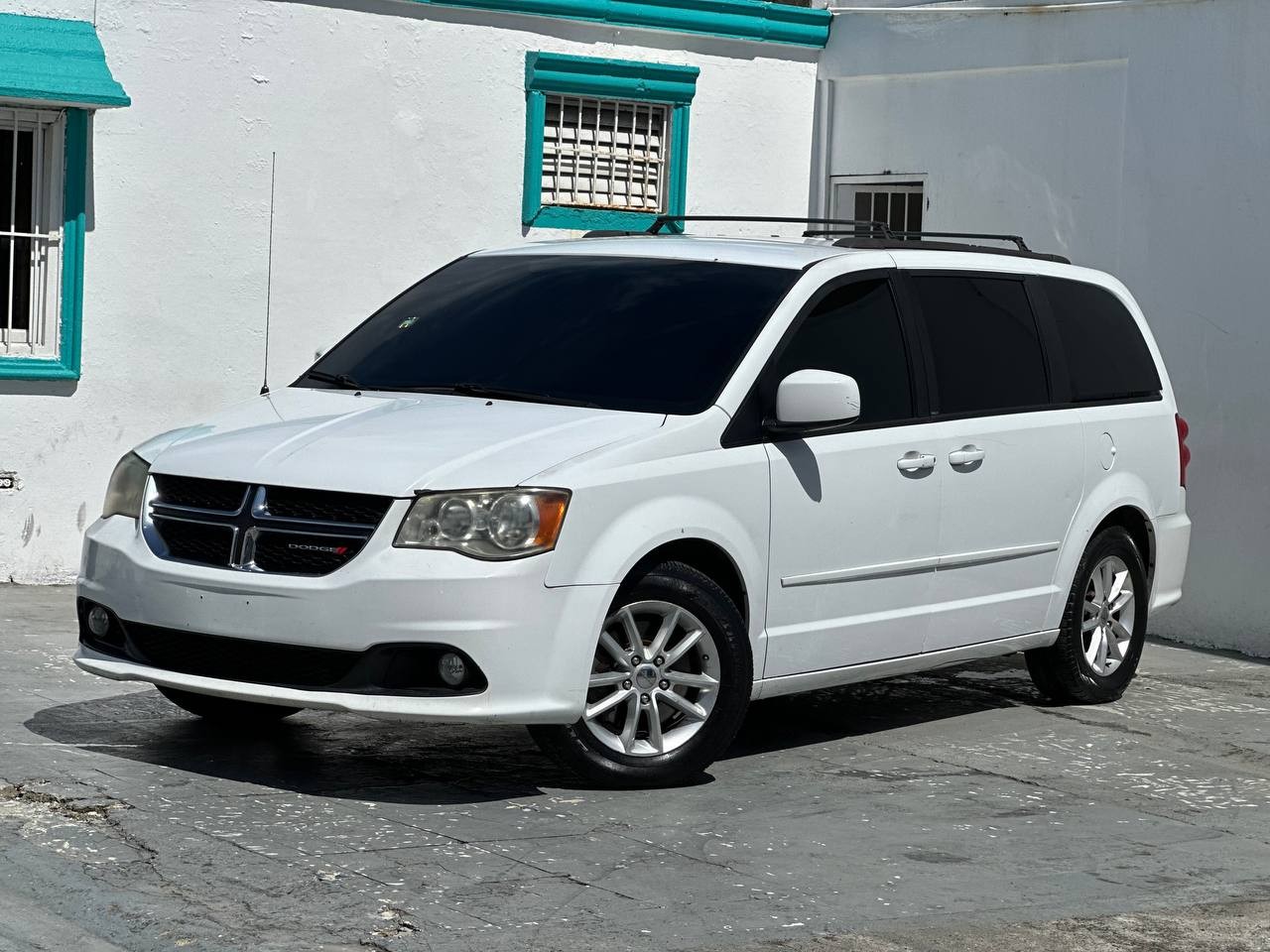 jeepetas y camionetas - DODGE GRAND CARAVAN 2014Unico Dueño 1