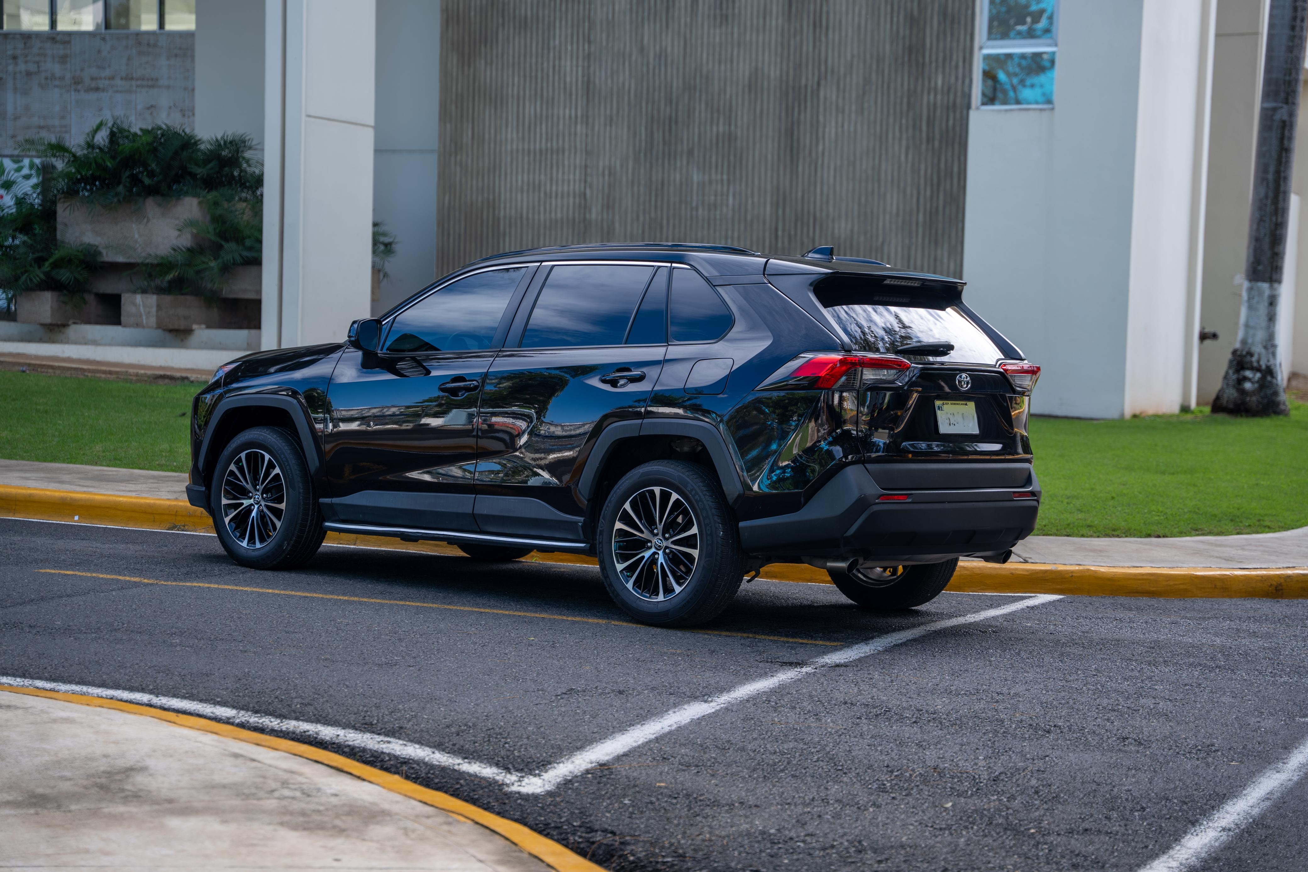 jeepetas y camionetas - Toyota rav4 2019 impecable  4