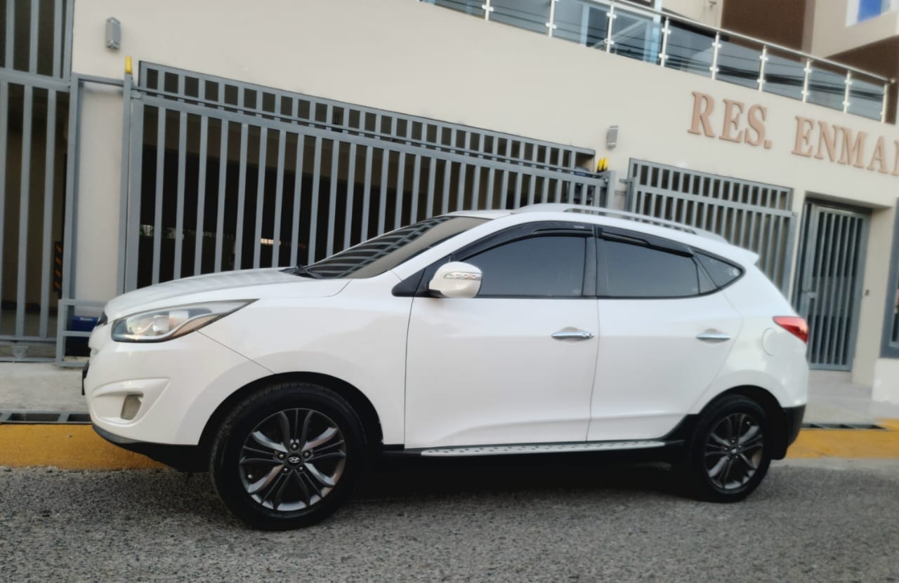 jeepetas y camionetas - Hyundai Tucson 2014 impecable  1