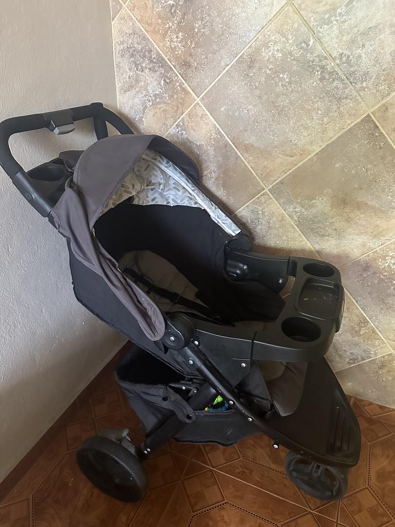 coches y sillas - venta de carrito para bebé junto con su silla para auto, marca Graco, color Gris 7