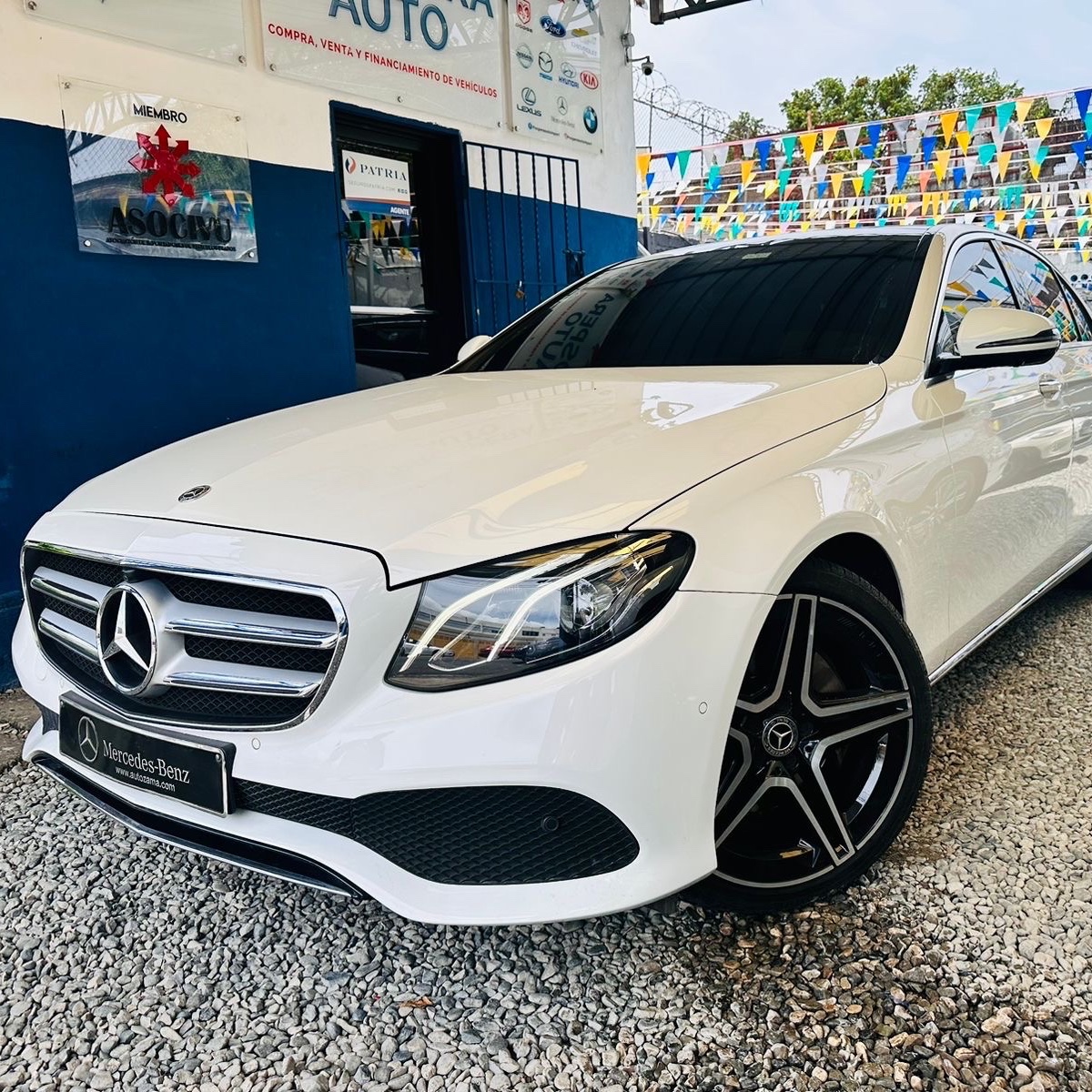 carros - Mercedes-Benz E350 2019 