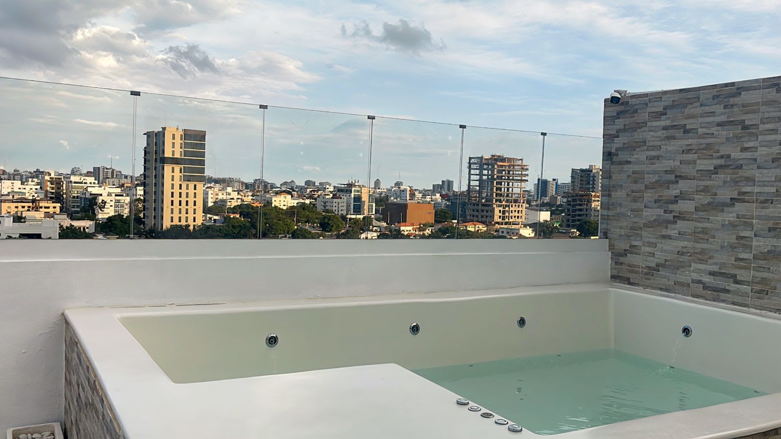 penthouses - El Millon penthouse de 3 habitaciones 3.5 banos 2 parqueos jacuzzi 0