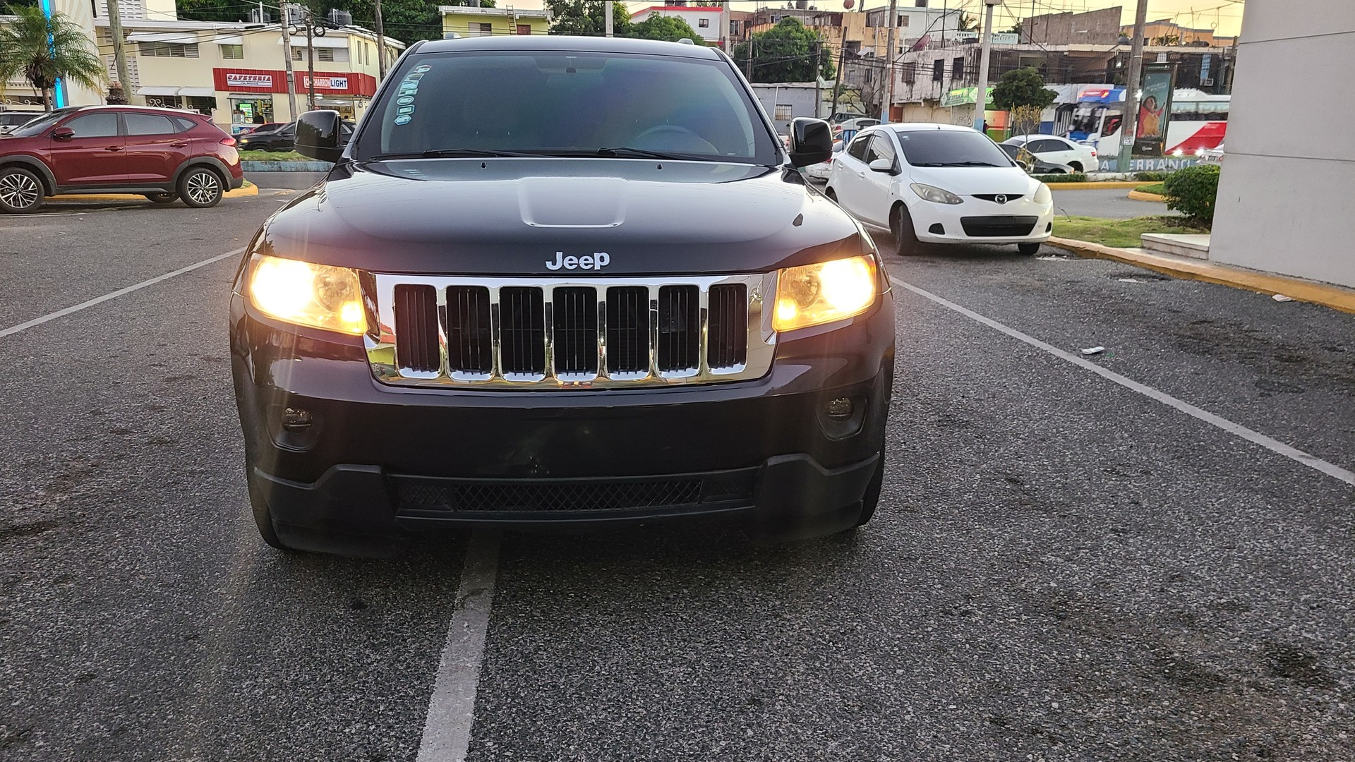 jeepetas y camionetas - Jeep grand cheroke laredo 2012