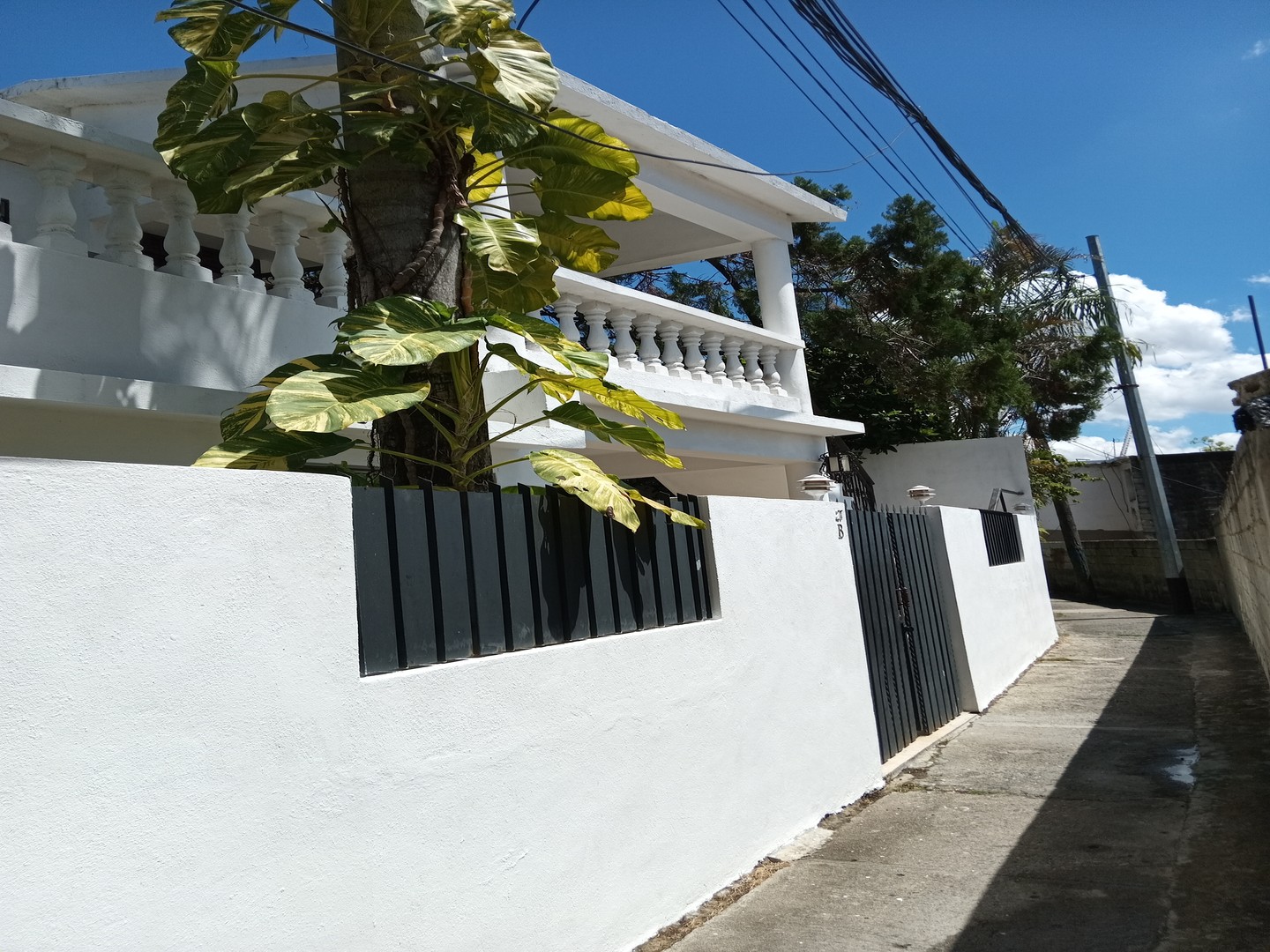 casas - SE ALQUILA 1ER NIVEL DE CASA EN EL SECTOR DE LAS CAOBAS. 1