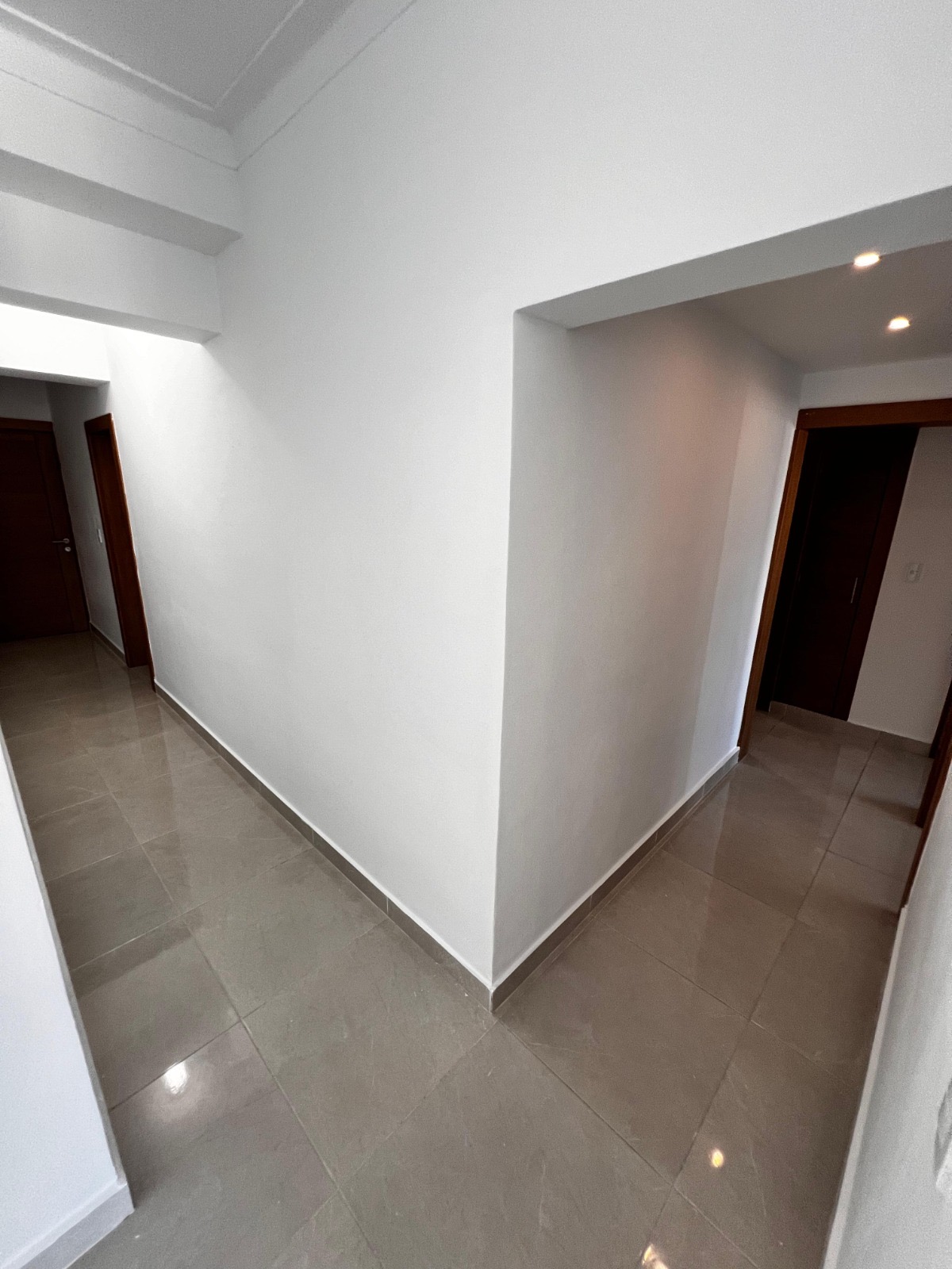 apartamentos - Alquiló bella vista piso 6 tres hab con su baño d 8