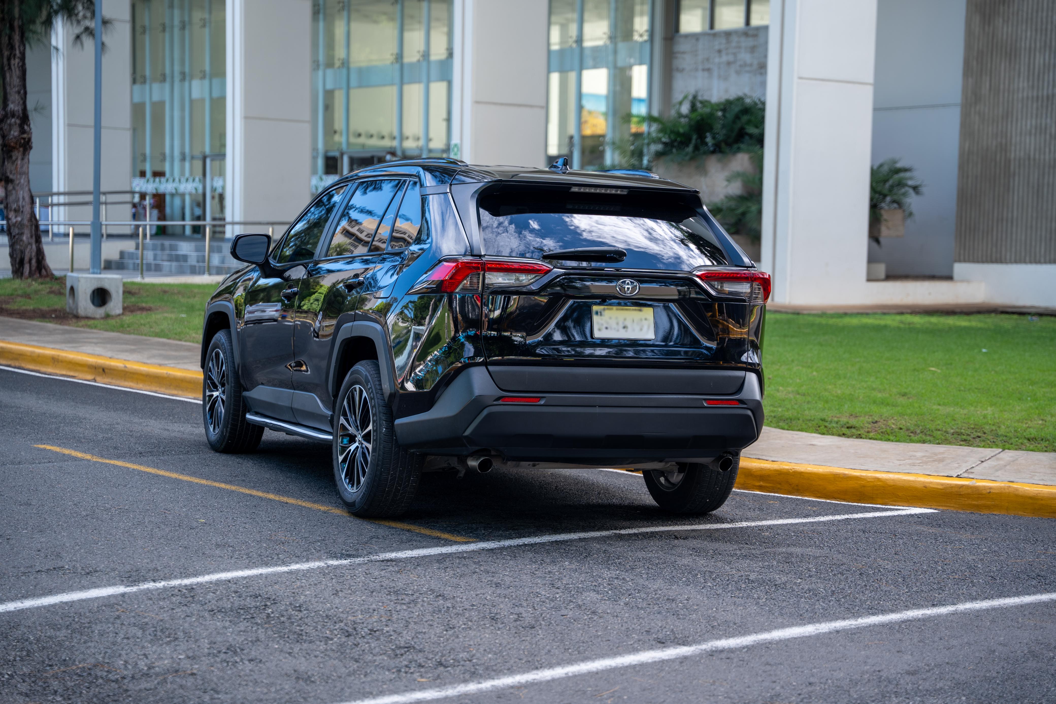 jeepetas y camionetas - Toyota rav4 2019 impecable  2