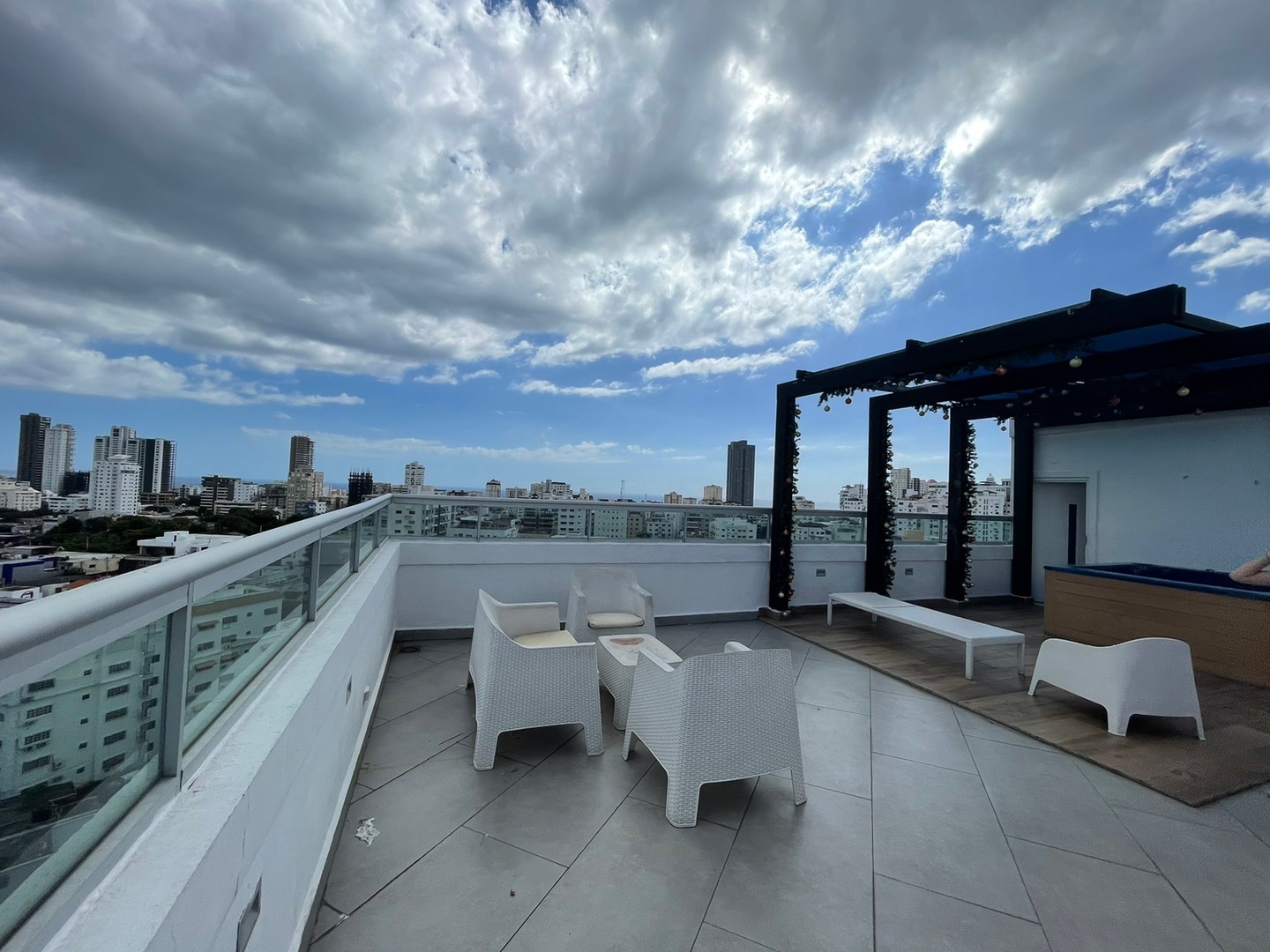 apartamentos - VENDO EN HERMOSA TORRE MODERNA OPORTUNIDAD 2