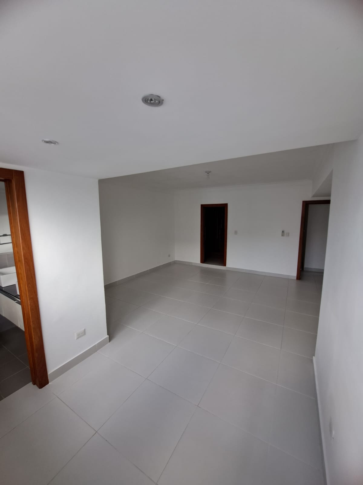 apartamentos - Alquilo Apto Grande en Evaristo Morales 3