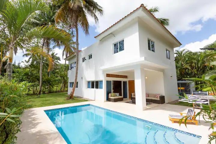 casas vacacionales y villas - Venta de Villa en samana las terrenas con piscina con 947mts zona turística  0