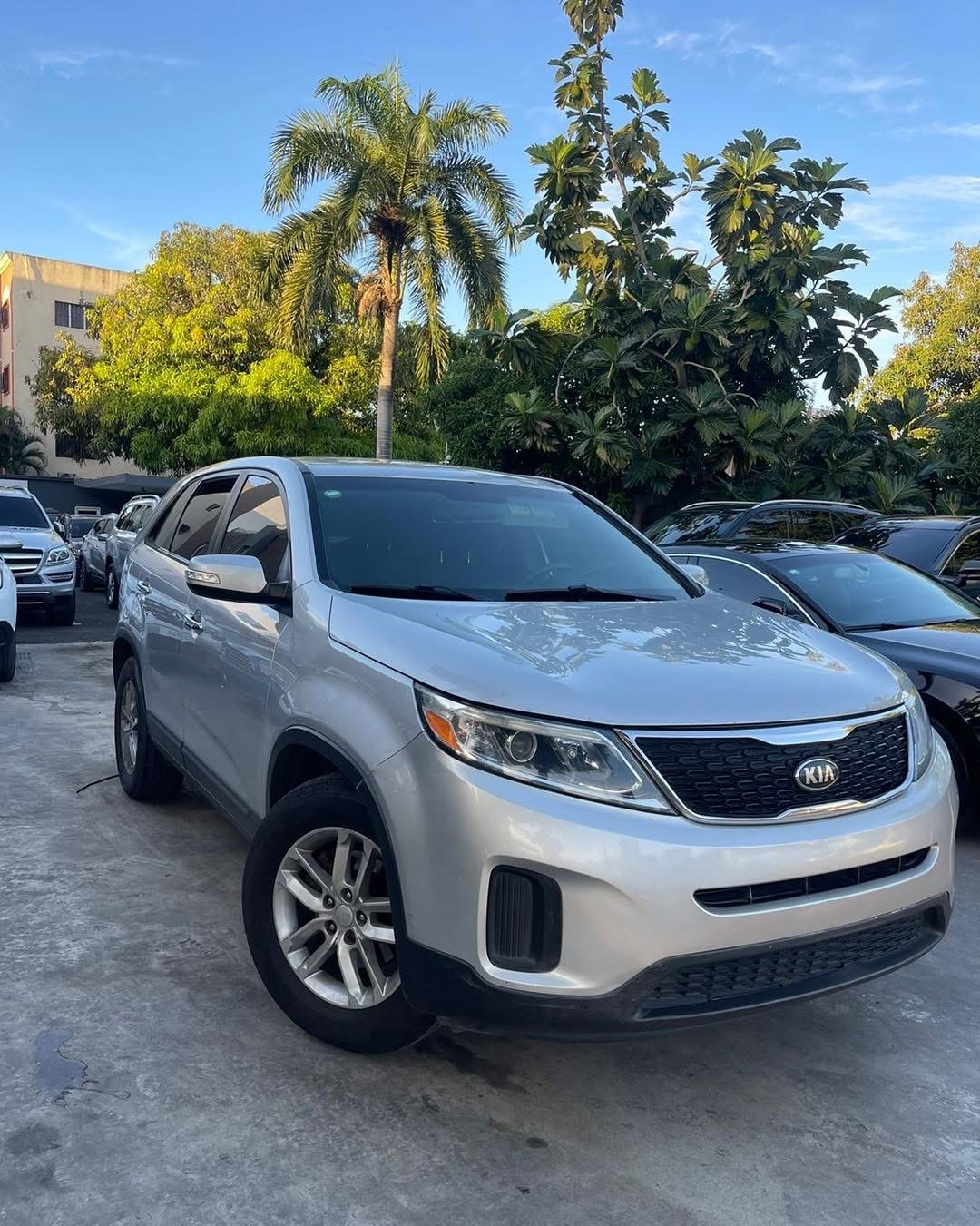 jeepetas y camionetas - KIA SORENTO LX 2014