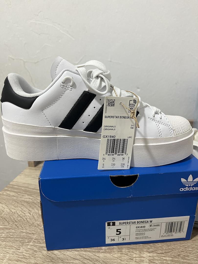 zapatos unisex - Tenis Adidas Superstar Bonega W Originales para mujer. 2