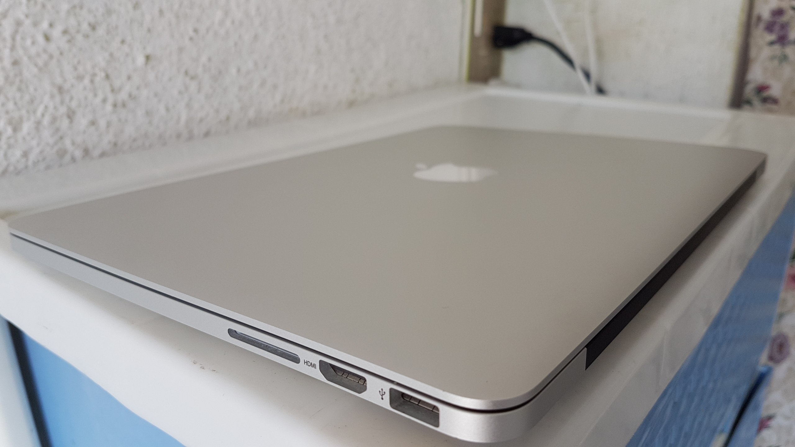 computadoras y laptops - Macbook pro Retina 15.4 Pulgadas Core i7 Ram 8gb Disco 256gb solido hdmi 2